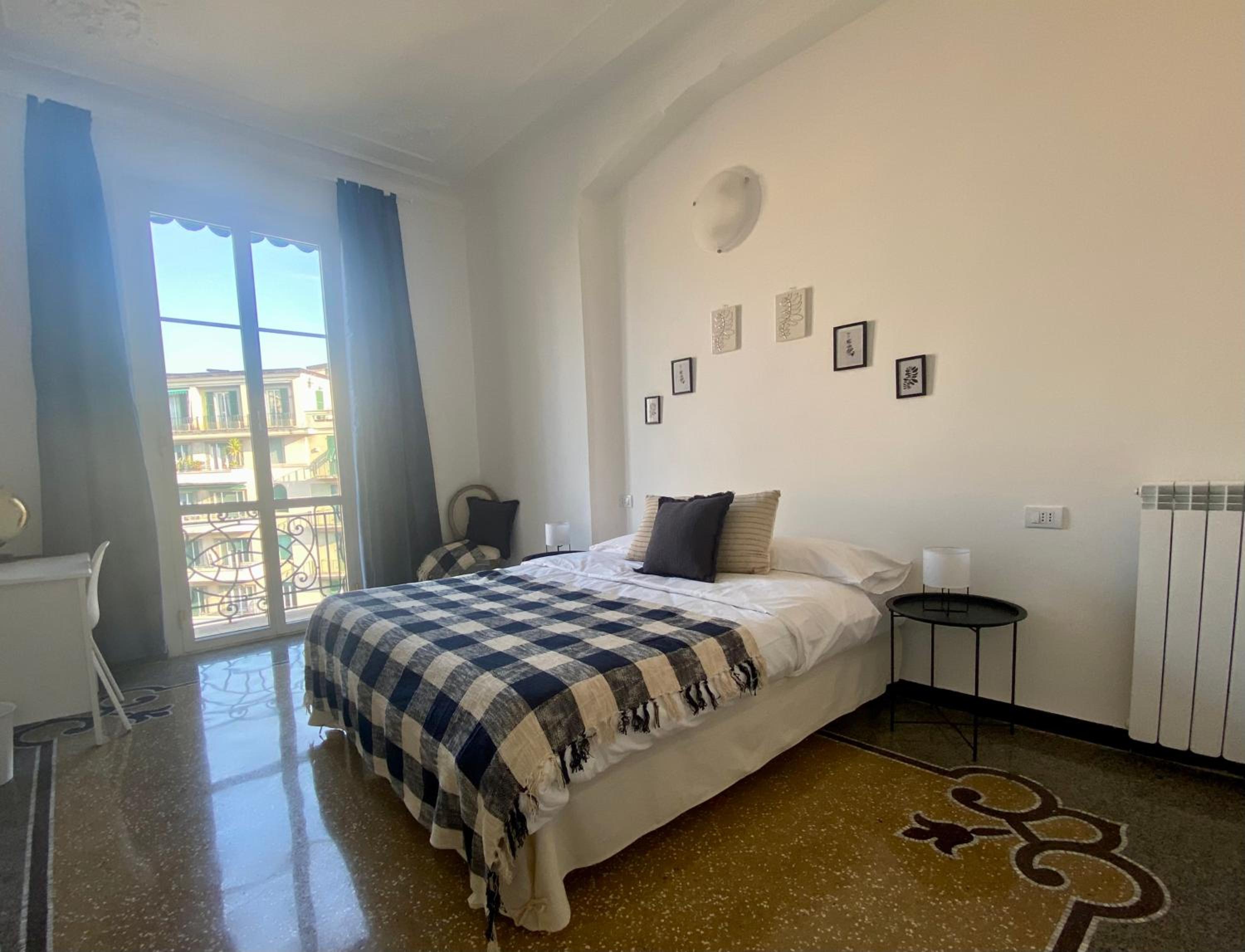 Double or Twin Room with Shared Bathroom photo 3