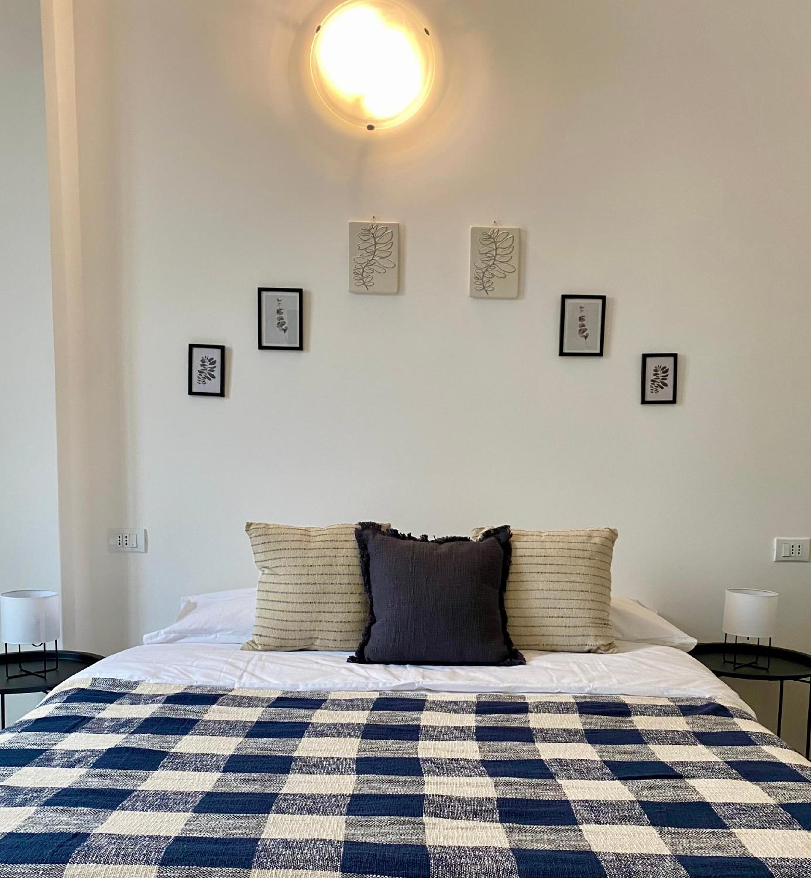 Double or Twin Room with Shared Bathroom photo 2