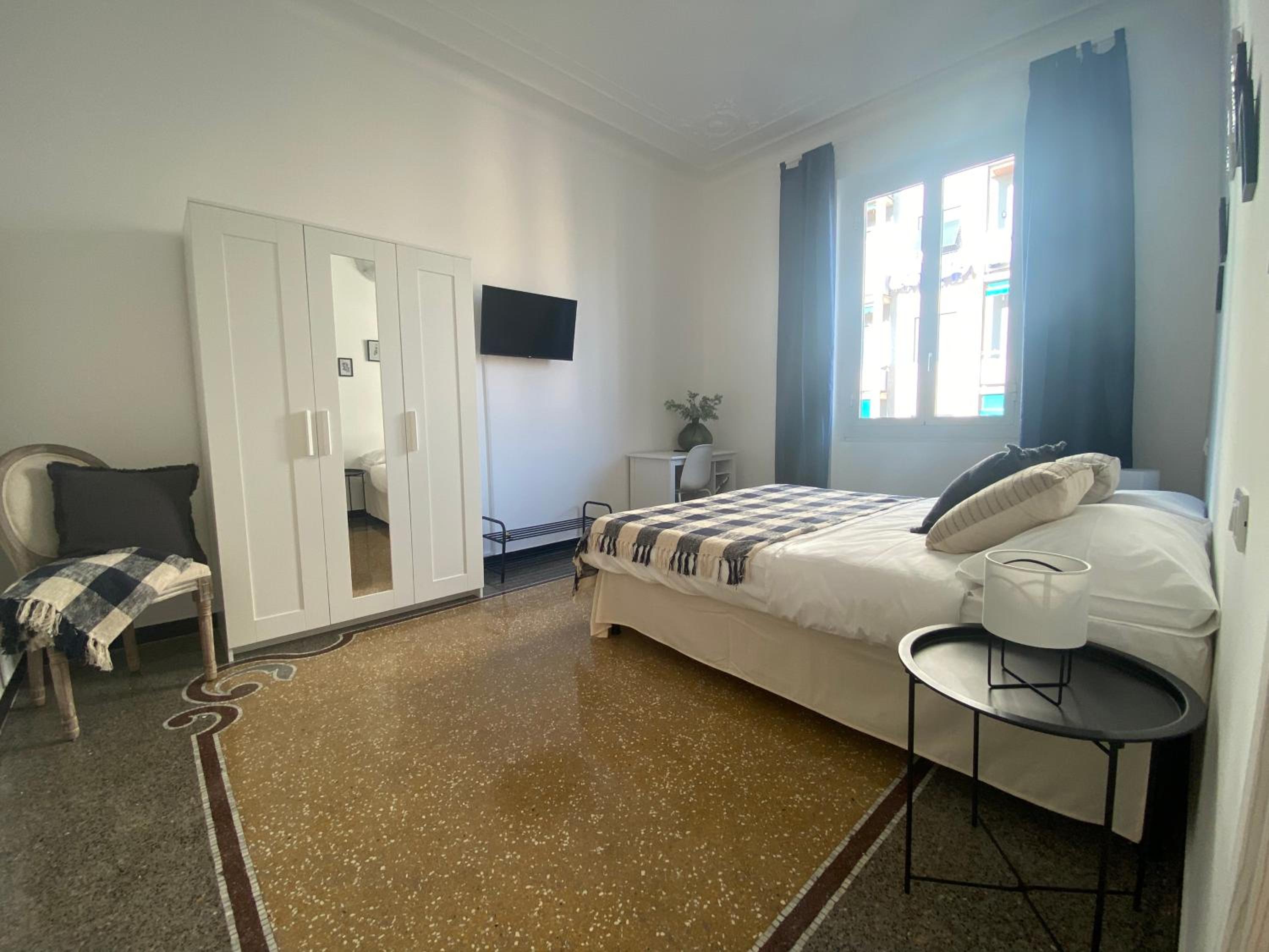Double or Twin Room with Shared Bathroom photo 1