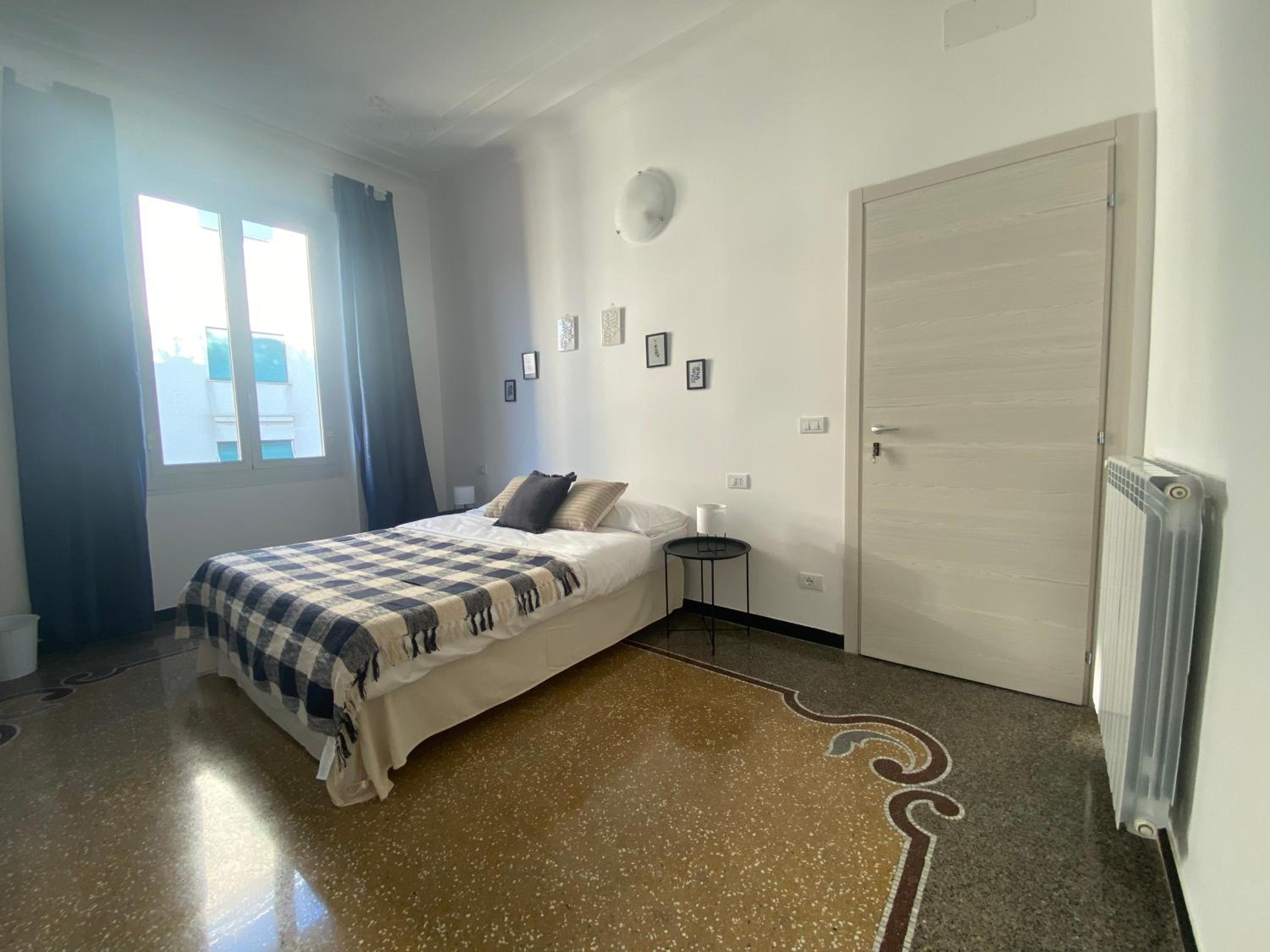 Double or Twin Room with Shared Bathroom photo 2
