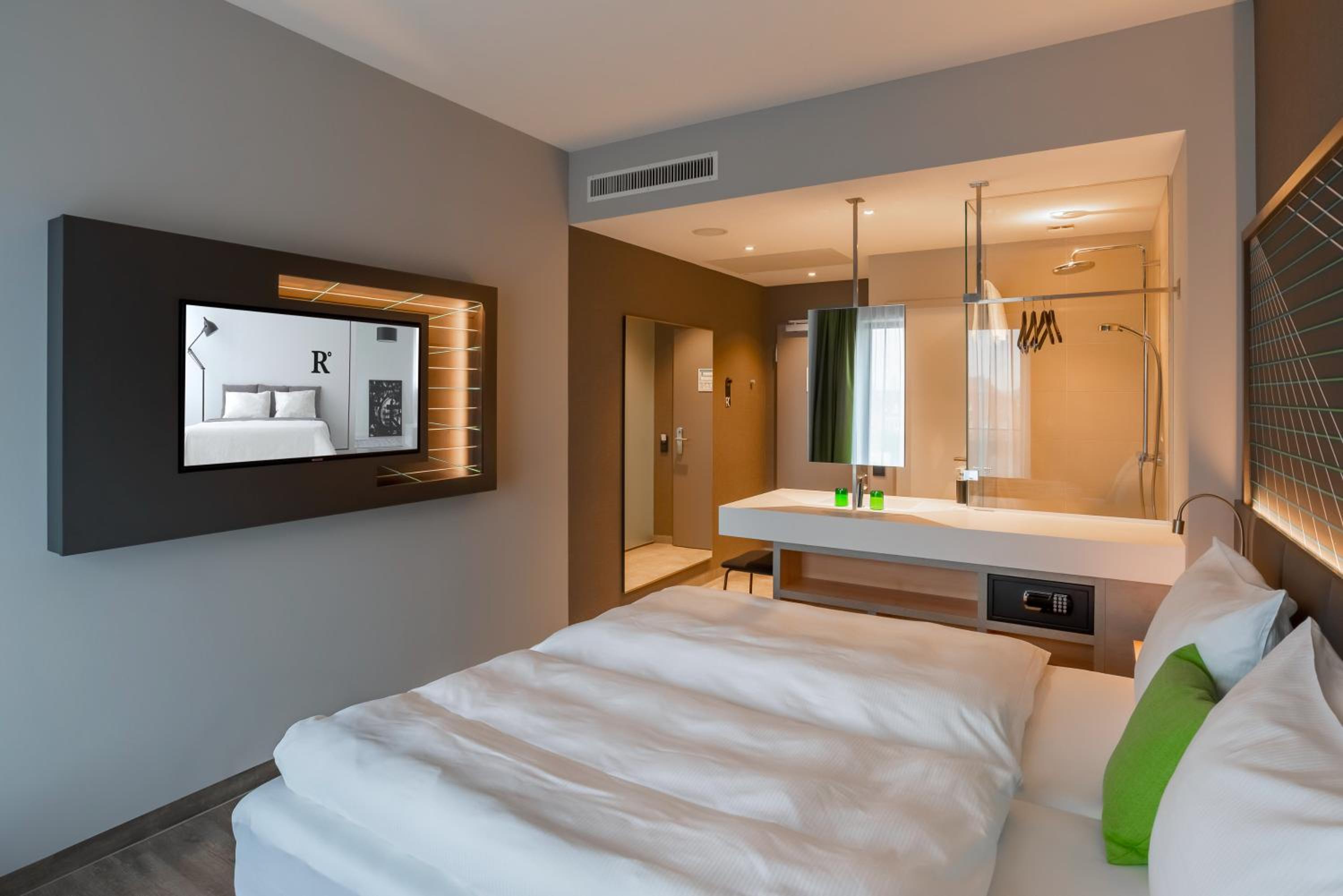 Standard Double Room - Photo 1