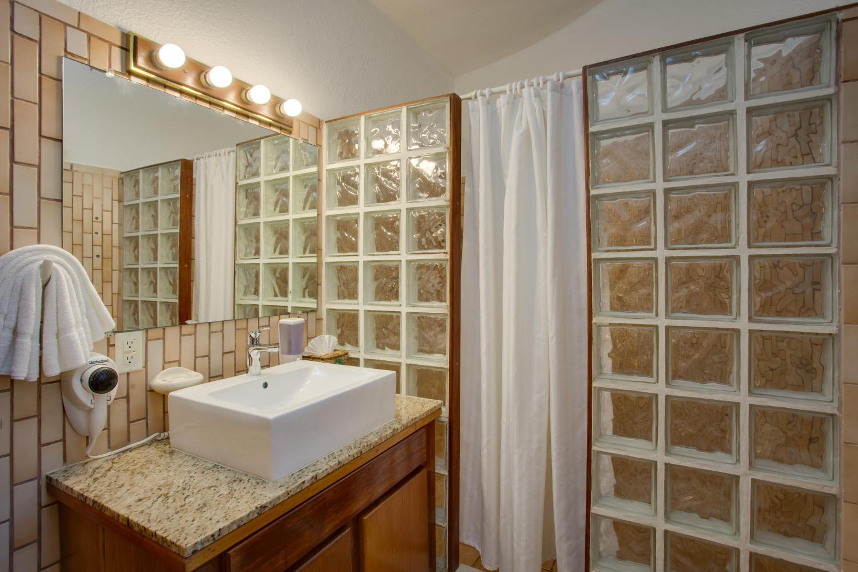 Three-Bedroom Suite photo 3