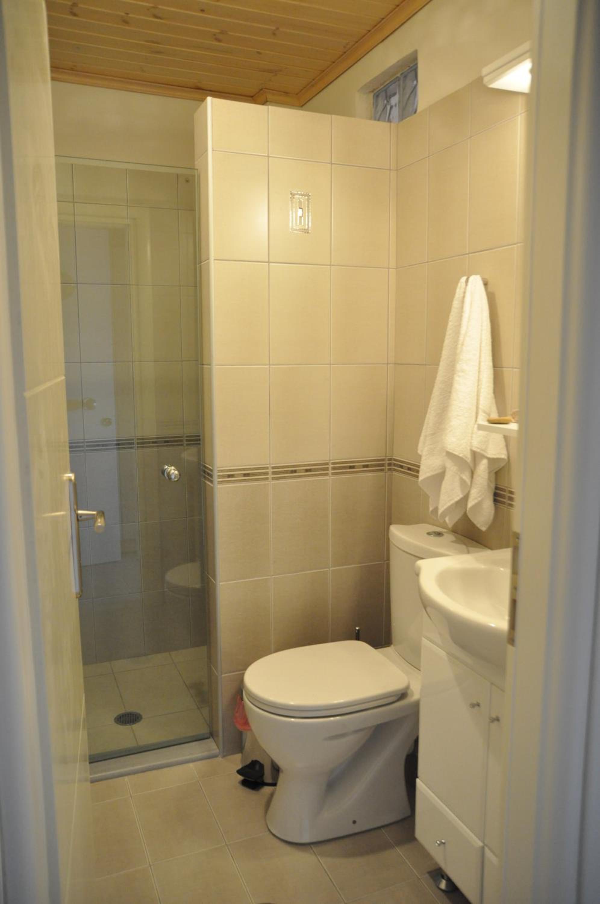 Basic Triple Room photo 3