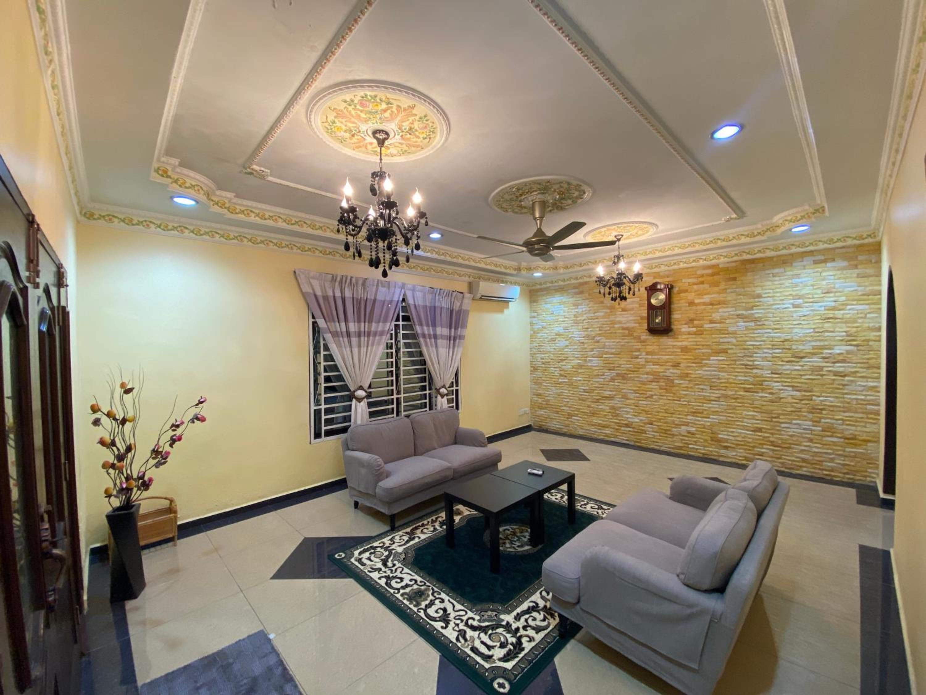 Four-Bedroom House photo 1