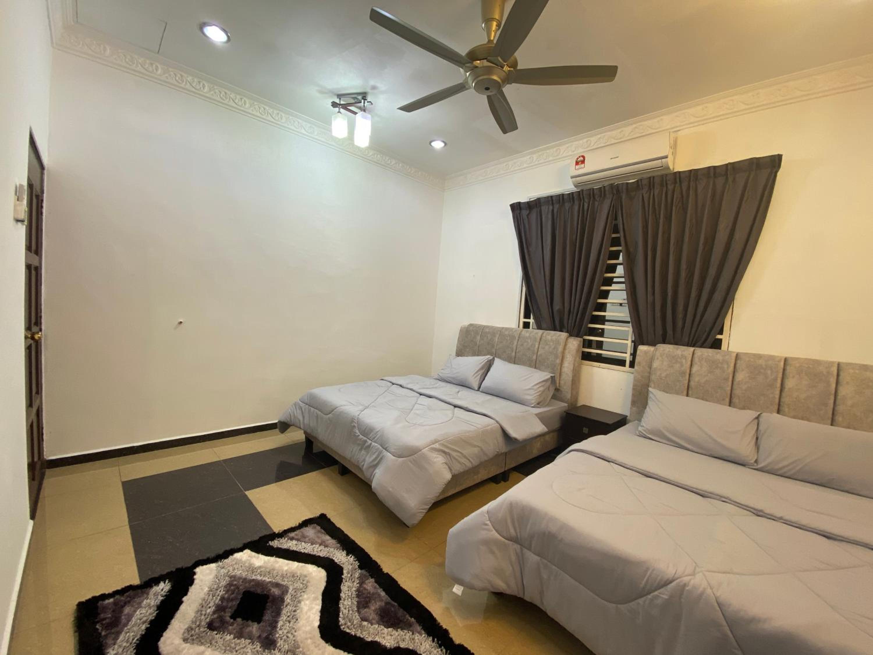 Four-Bedroom House photo 3