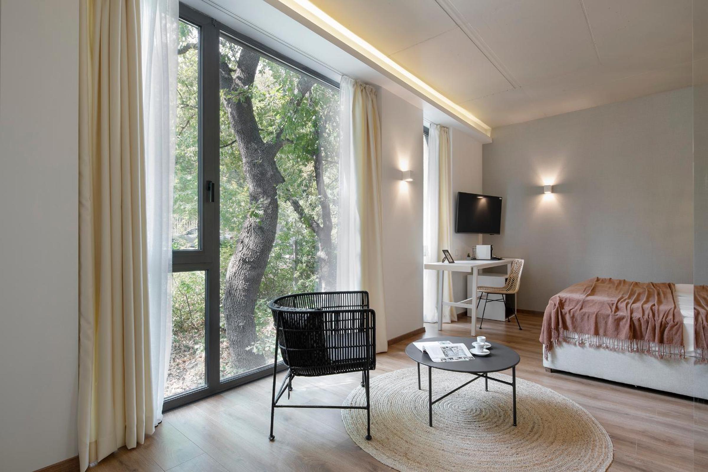 Double Room with Park View - Photo 5