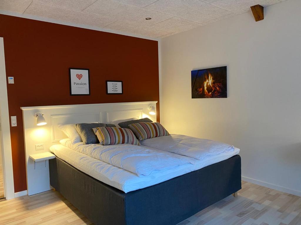 Deluxe King Room photo 1