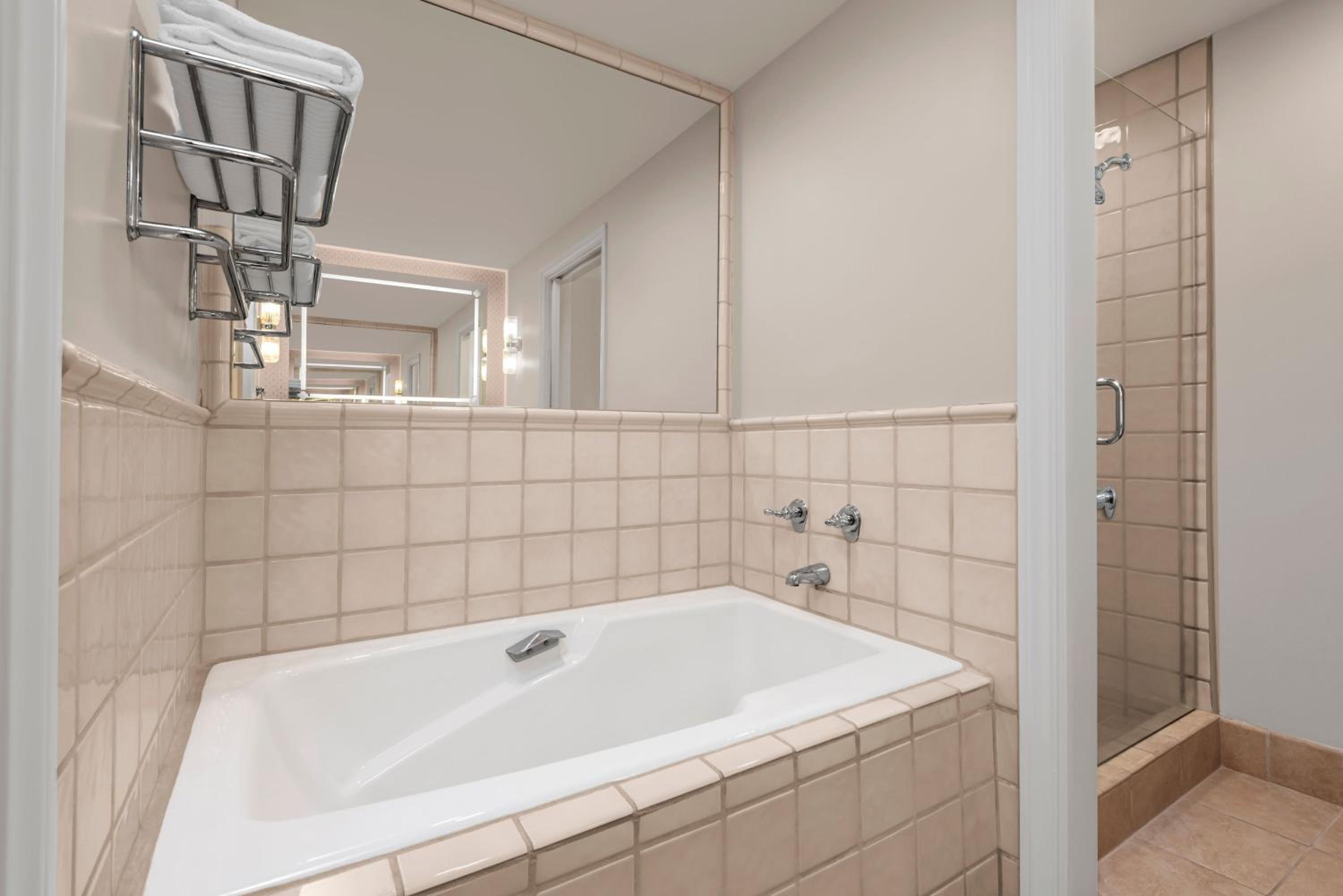 Premium Room, Golf or Spa View, One - Photo 4