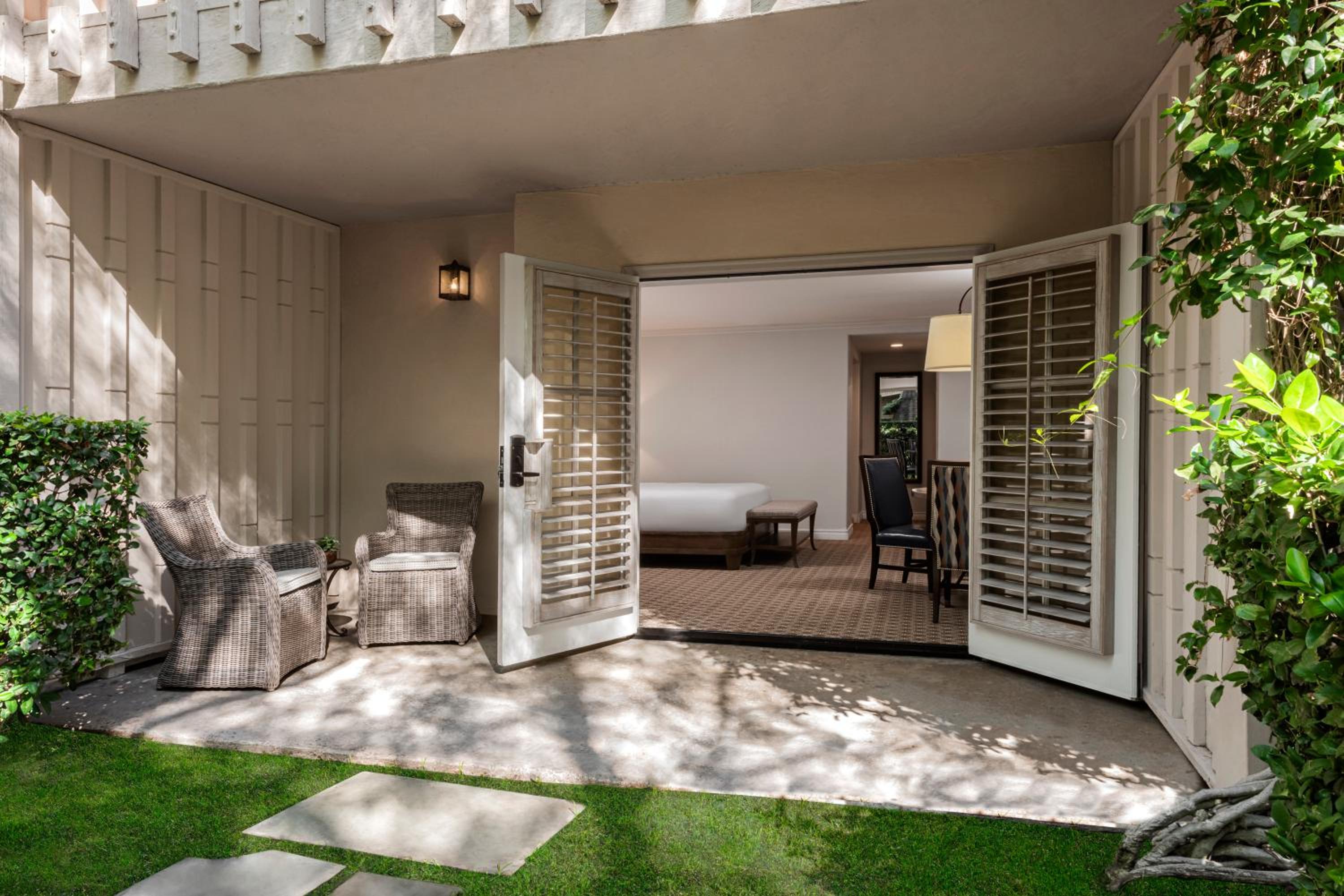 Resort View Room, Patio Entrance, One King Bed - Photo 3