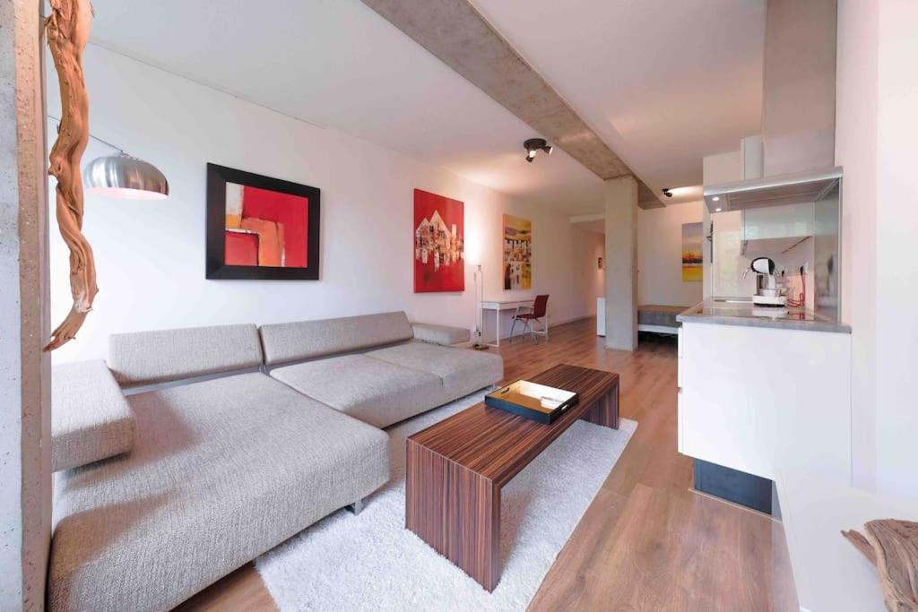 Studio Apartment photo 1
