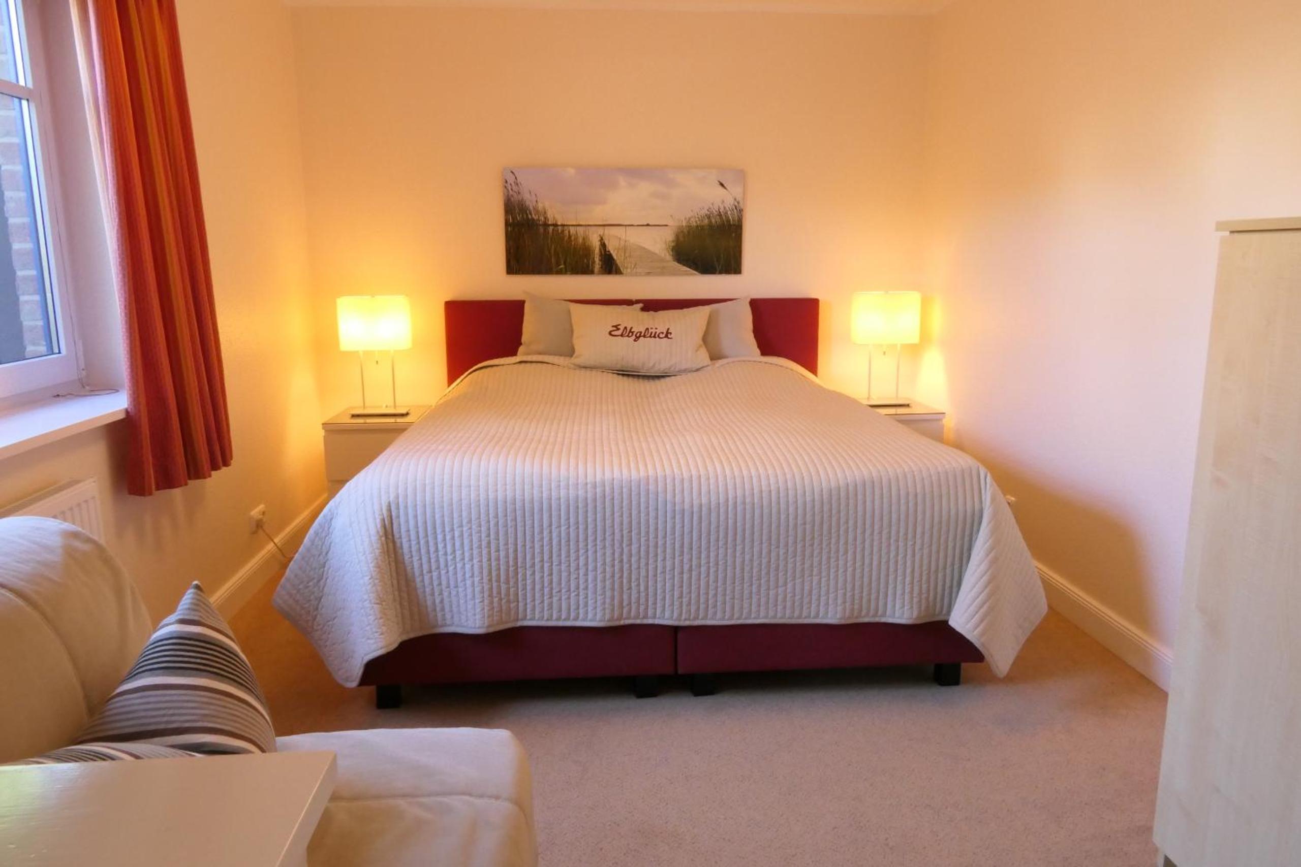 One-Bedroom Apartment with Terrace photo 1