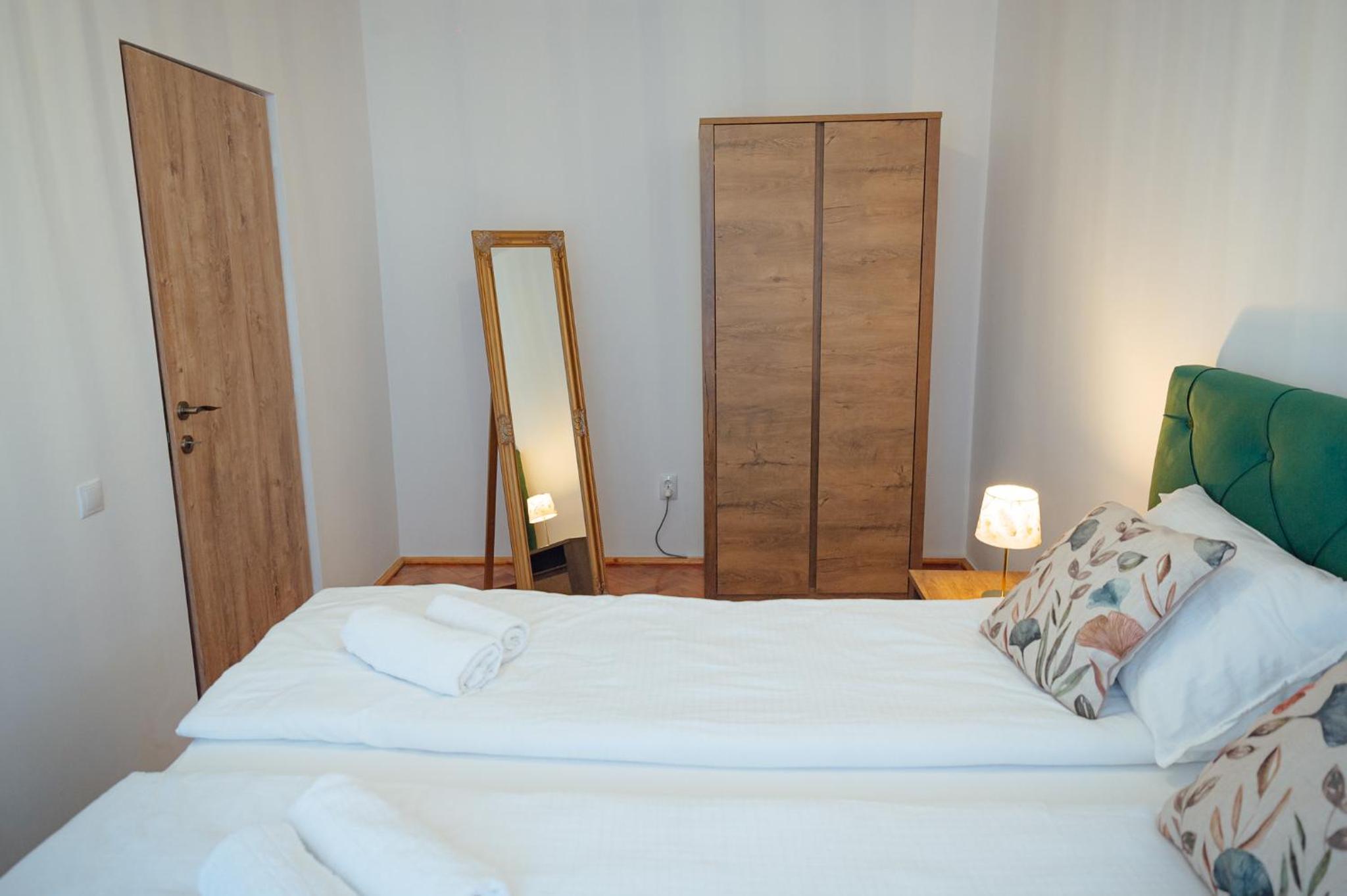 One-Bedroom Apartment - Photo 19