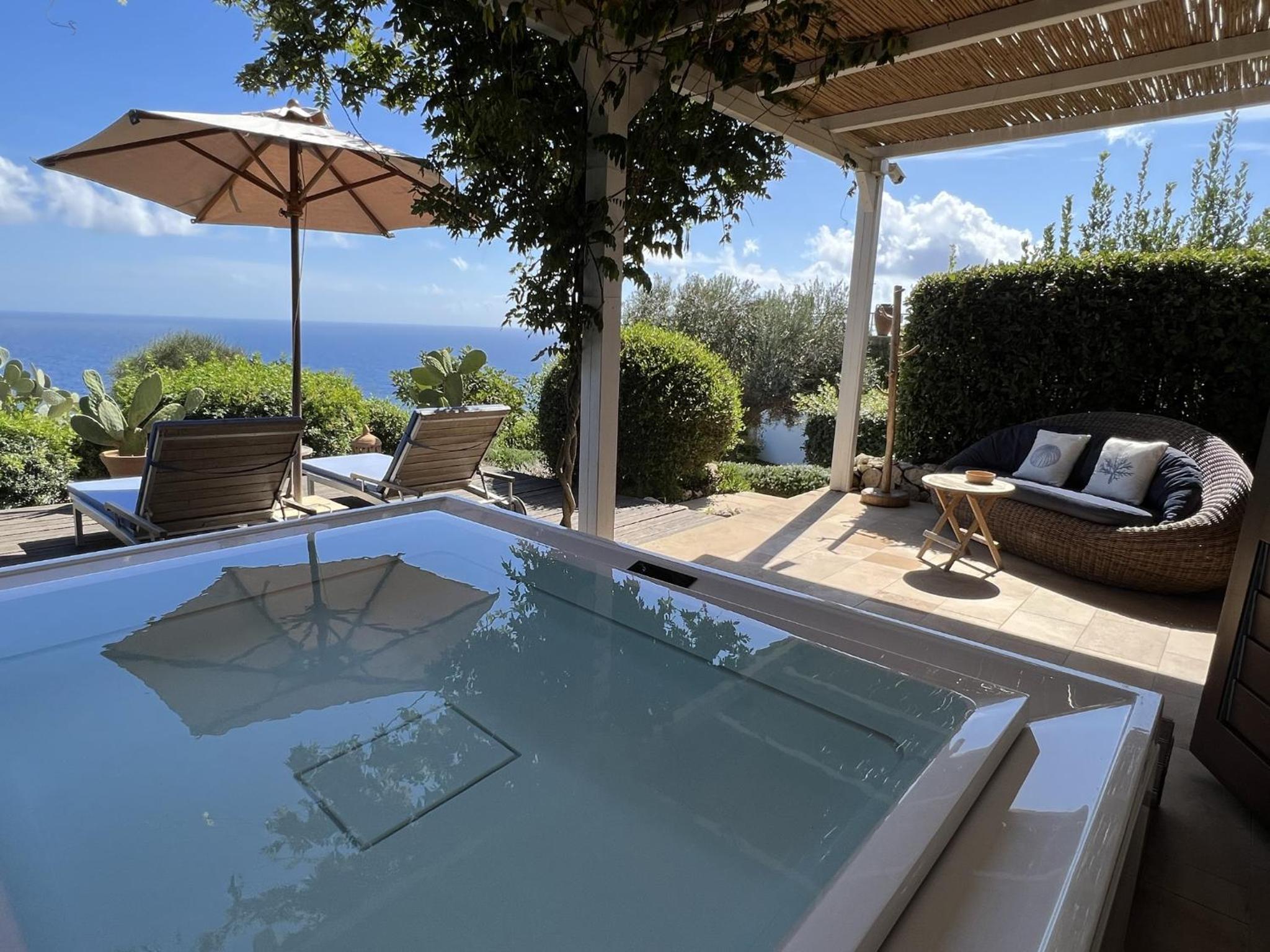 Superior Double or Twin Room with Sea View photo 3