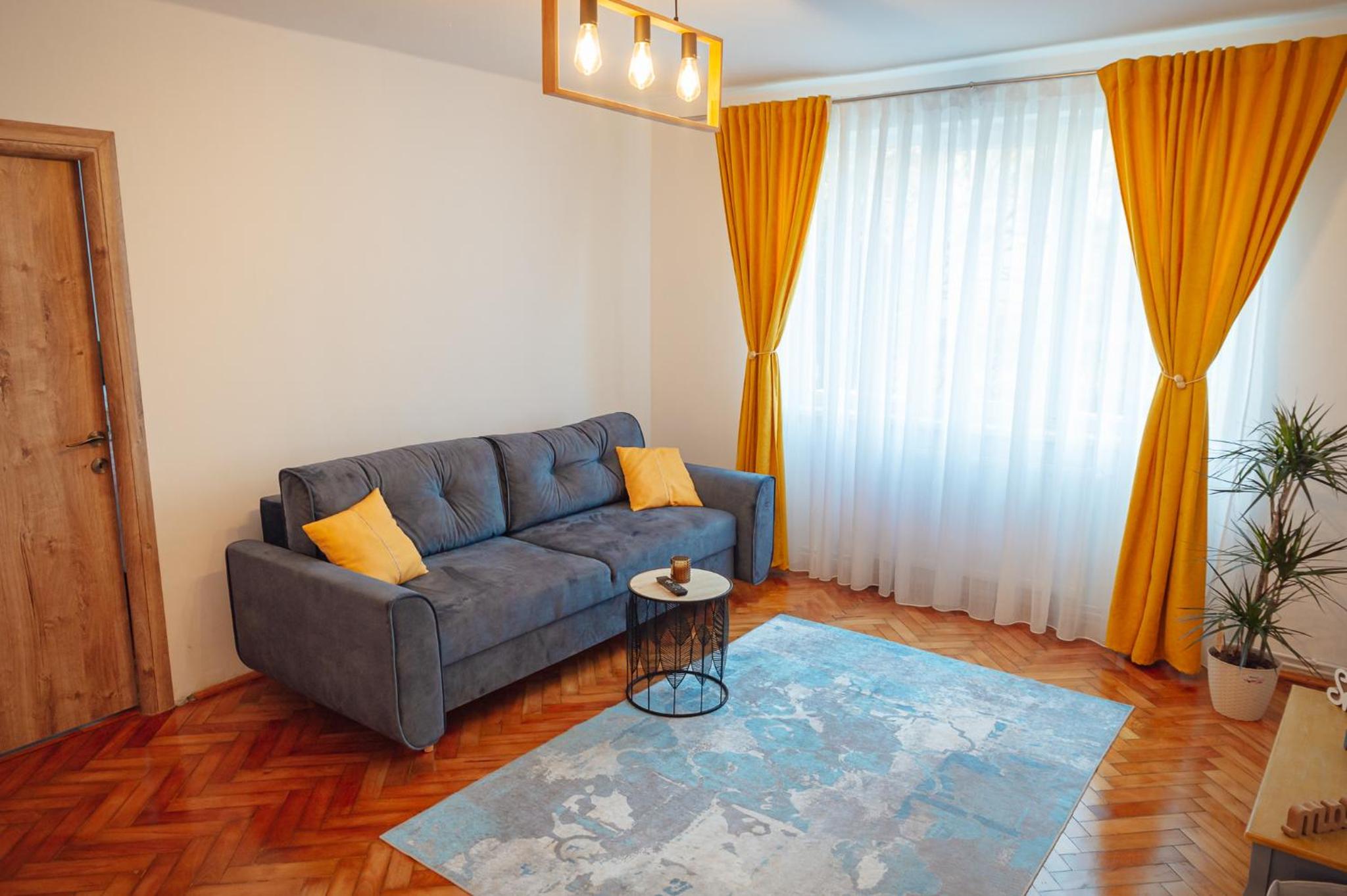 One-Bedroom Apartment - Photo 1