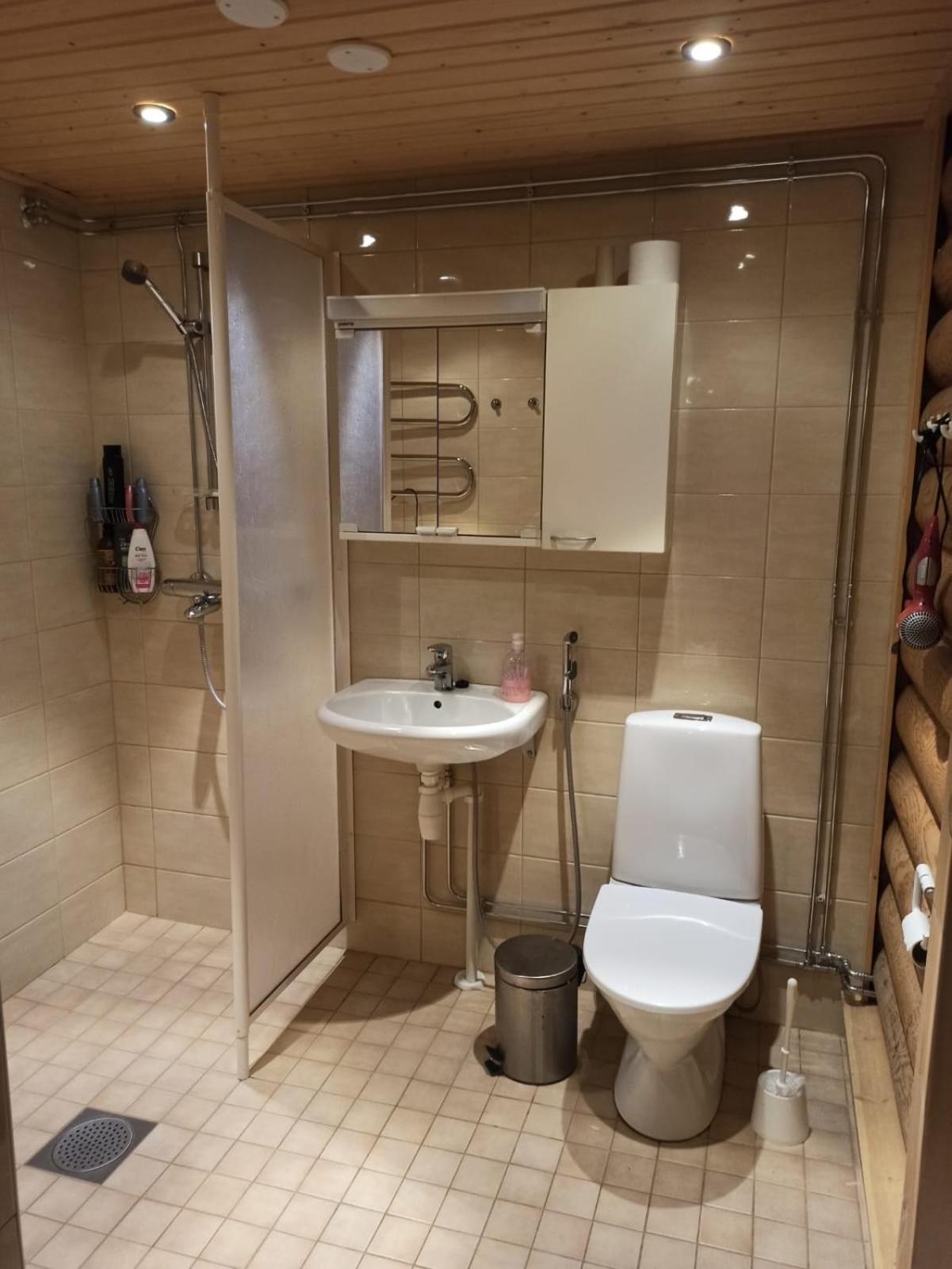 Two-Bedroom House - Photo 3