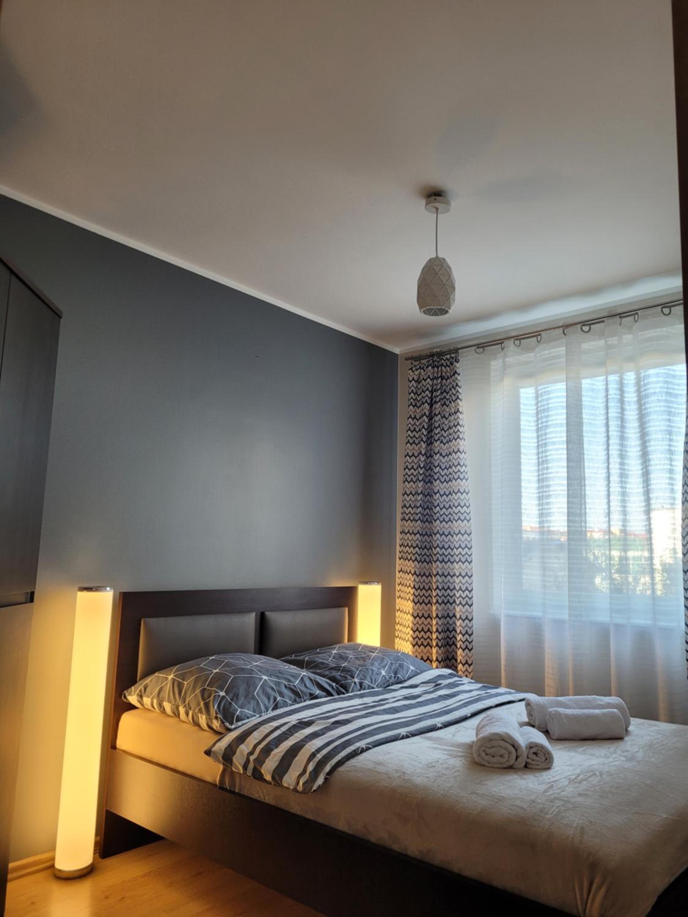 One-Bedroom Apartment - Photo 12