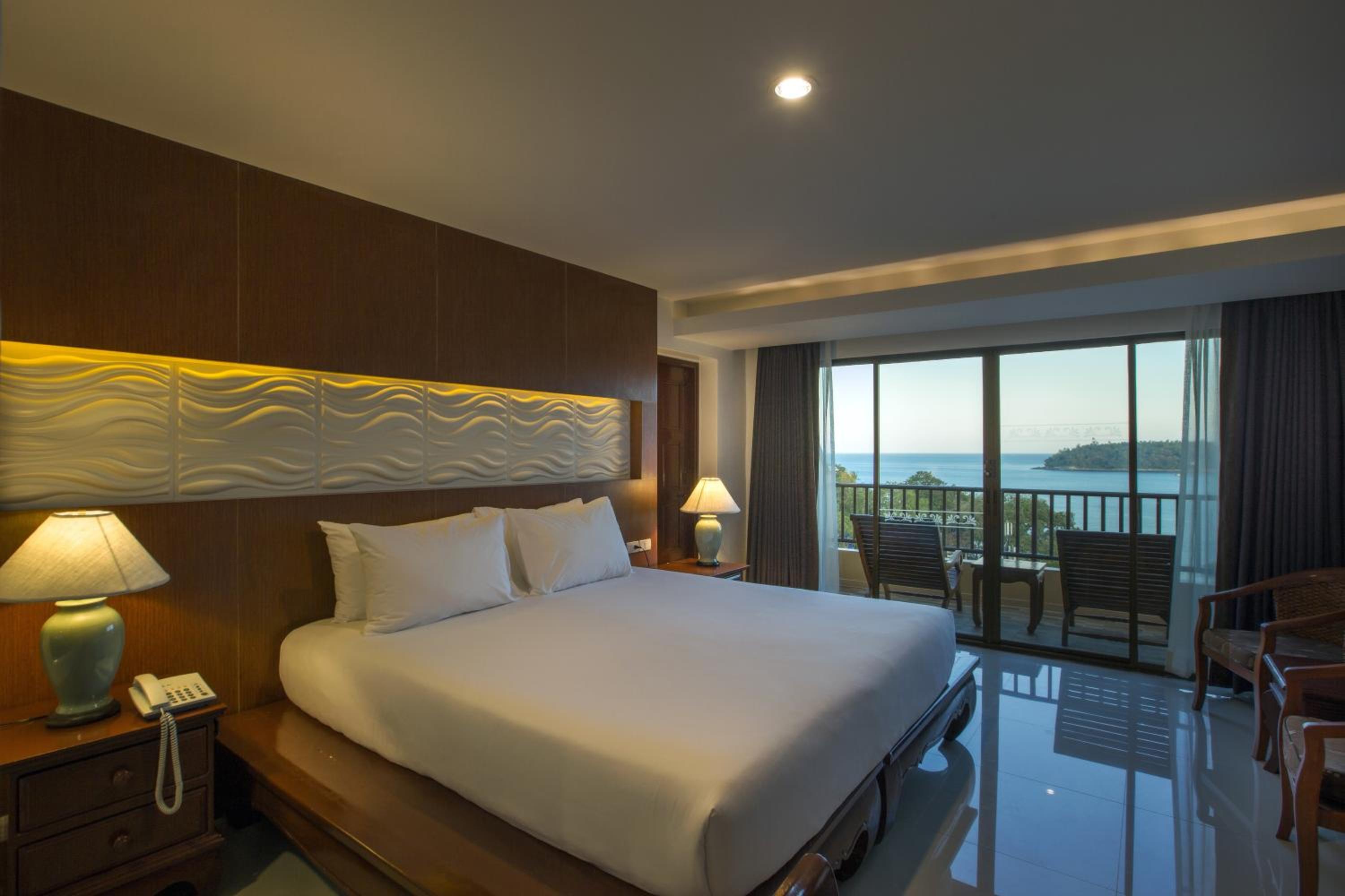 Deluxe Double or Twin Room with Sea View photo 2