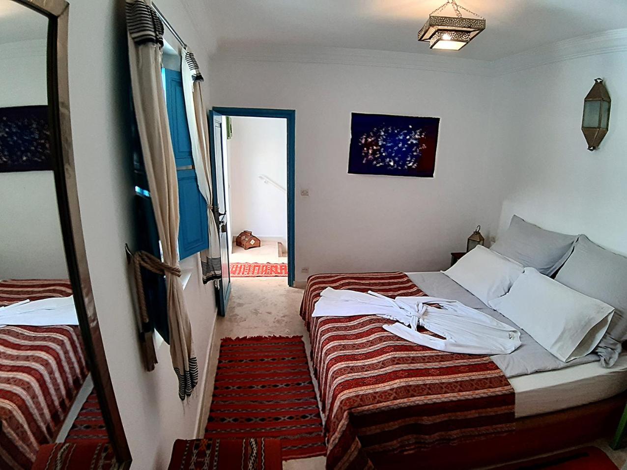 Double Room N°21 ( with seating area) - Photo 6