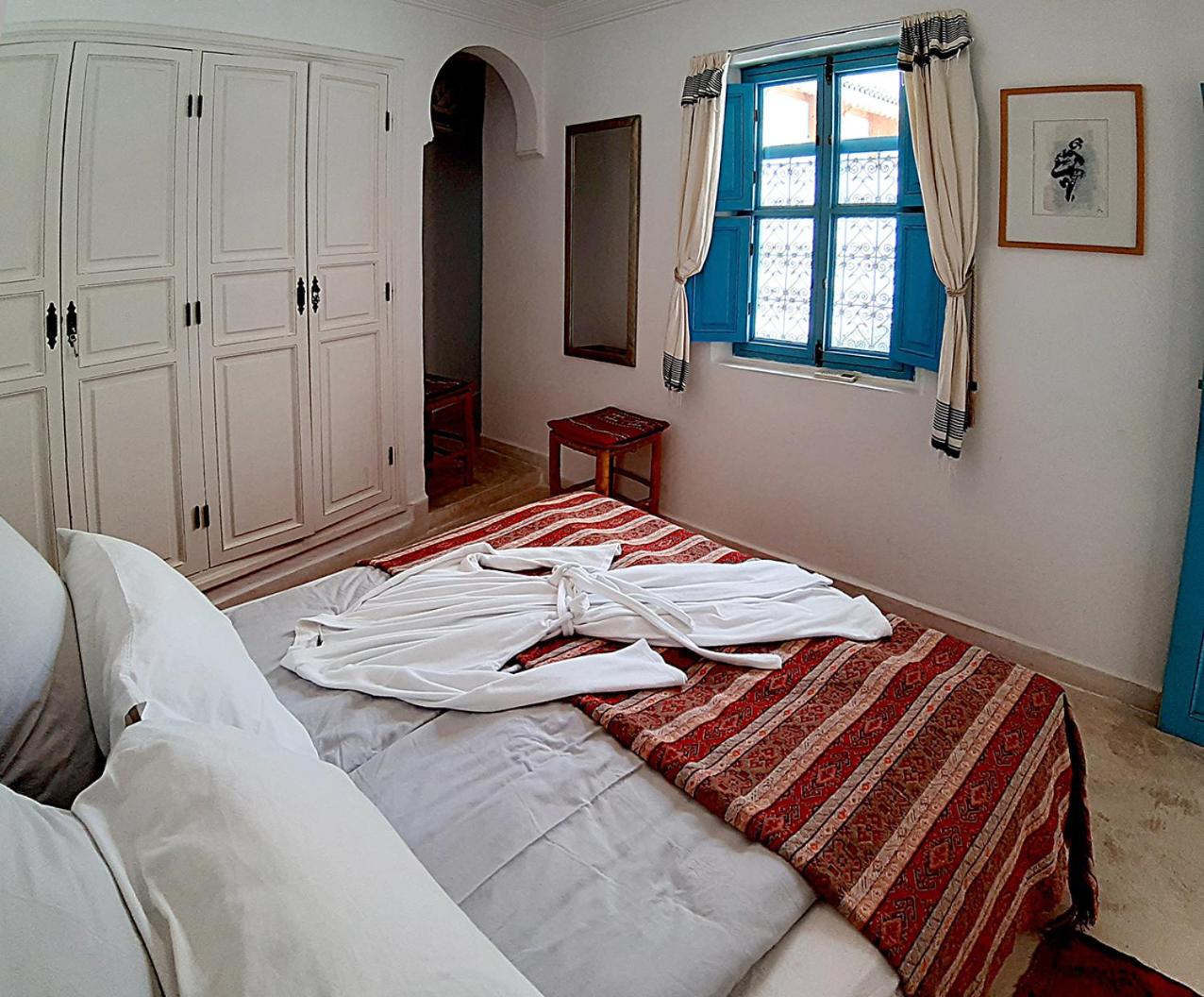 Double Room N°21 ( with seating area) - Photo 4