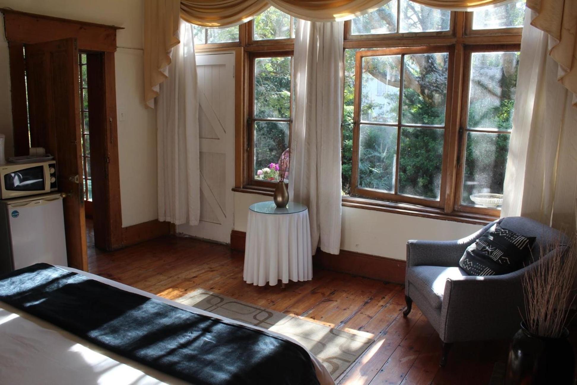 Standard King Room photo 1
