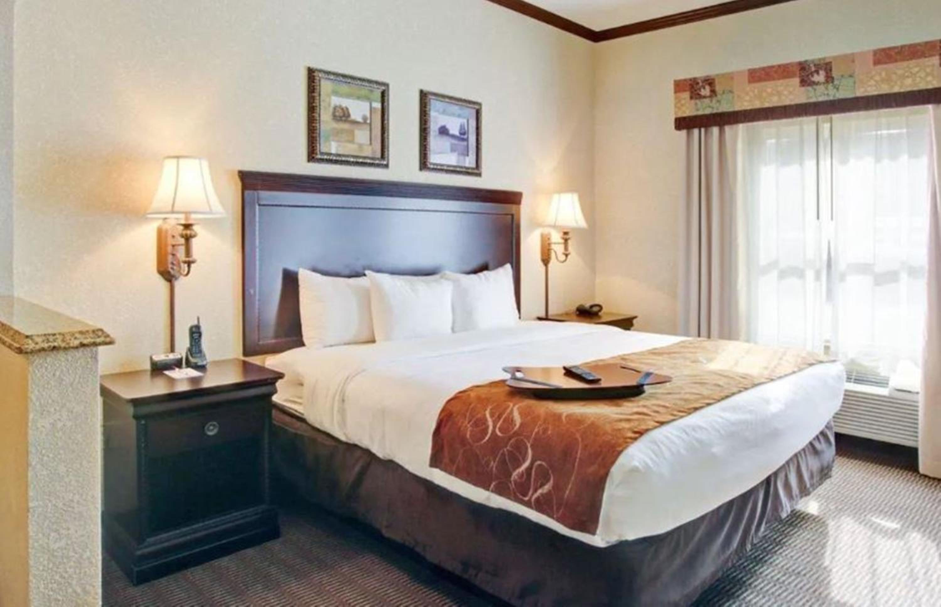 King Suite - Accessible/Non-Smoking - Photo 2