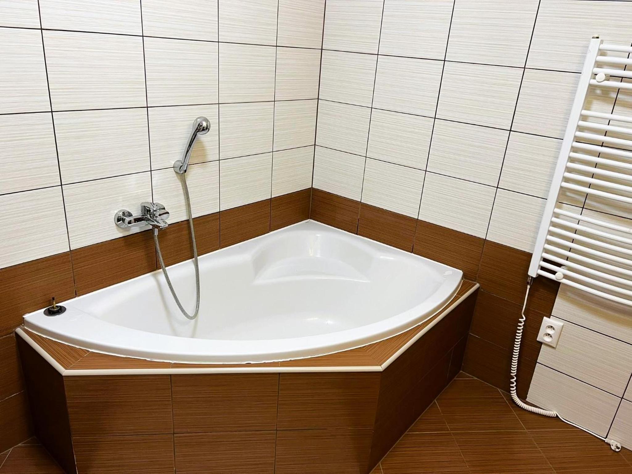 One-Bedroom Apartment - Photo 32