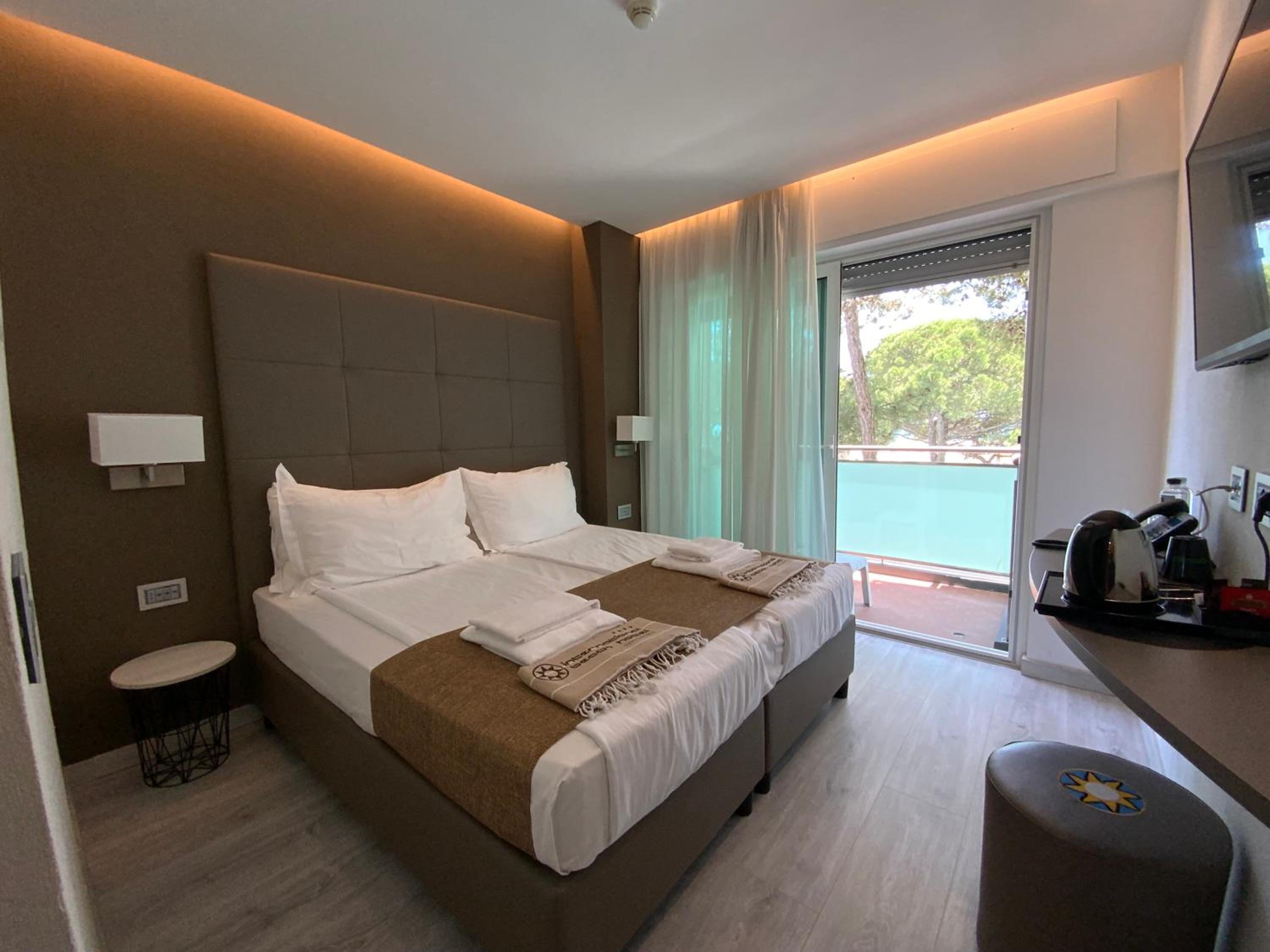 Double Room - Photo 7