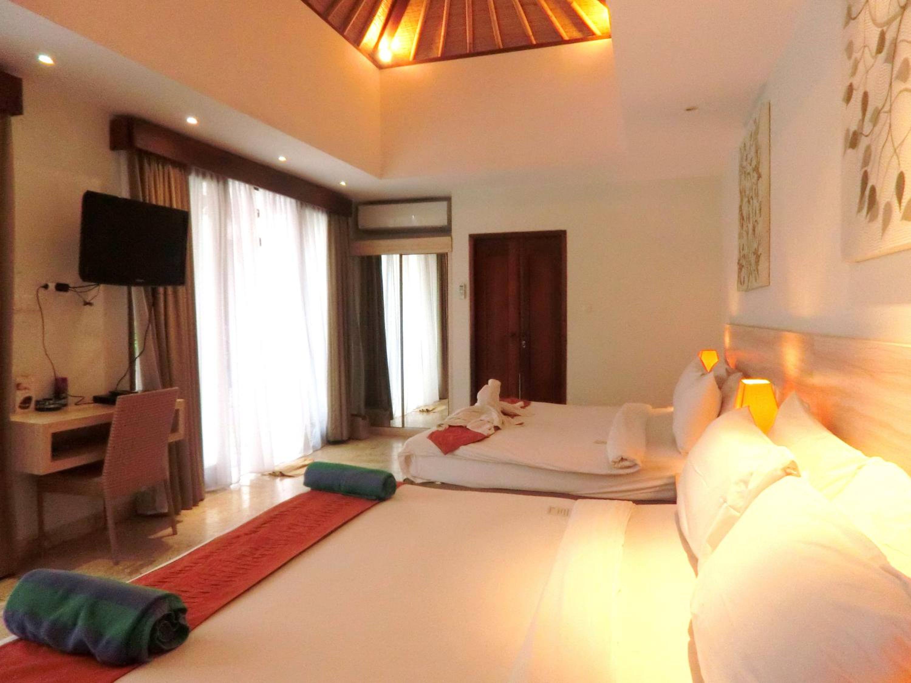 One-Bedroom Suite - Photo 4