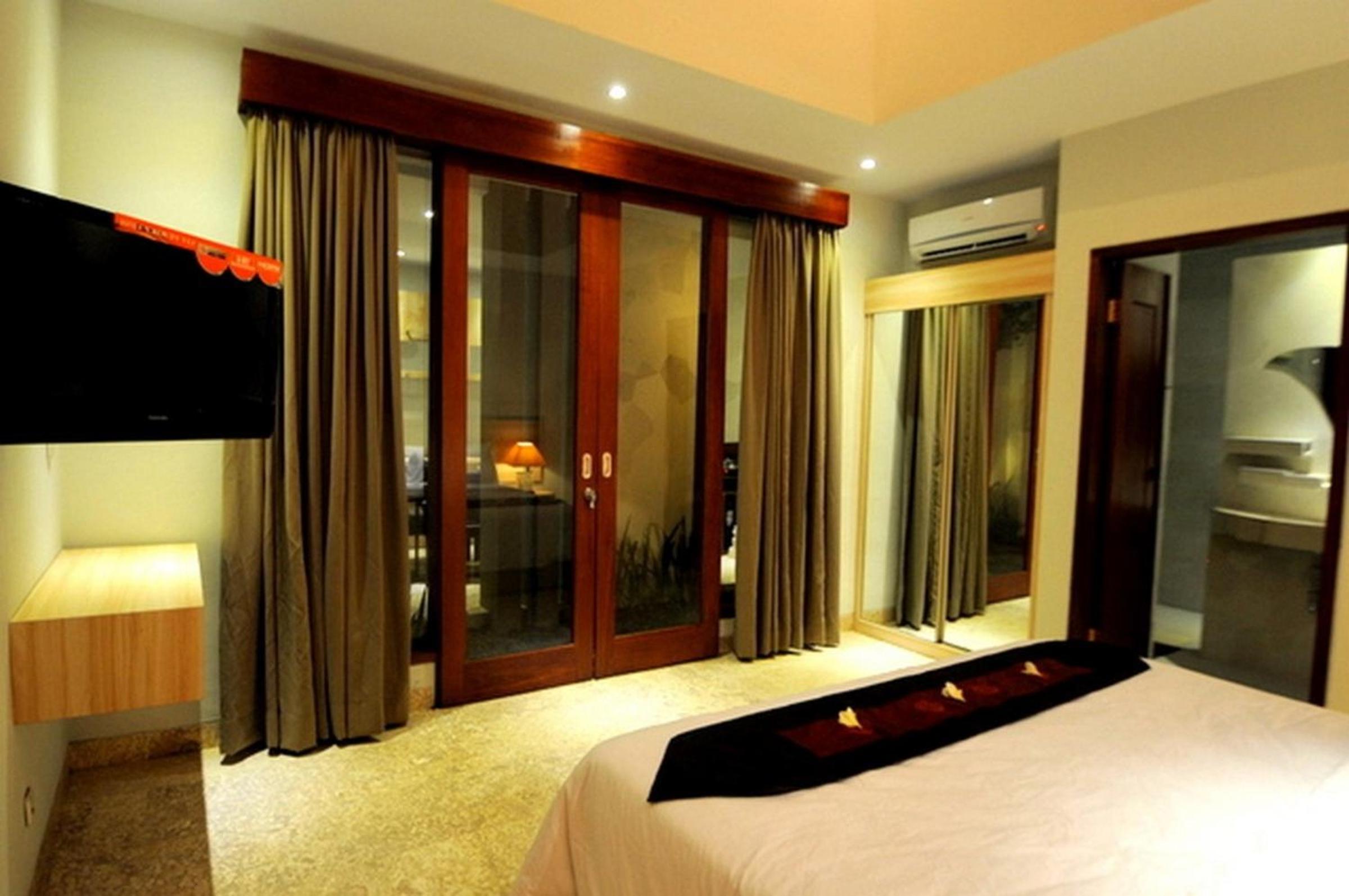 Two-Bedroom Villa with Private Pool - Photo 4