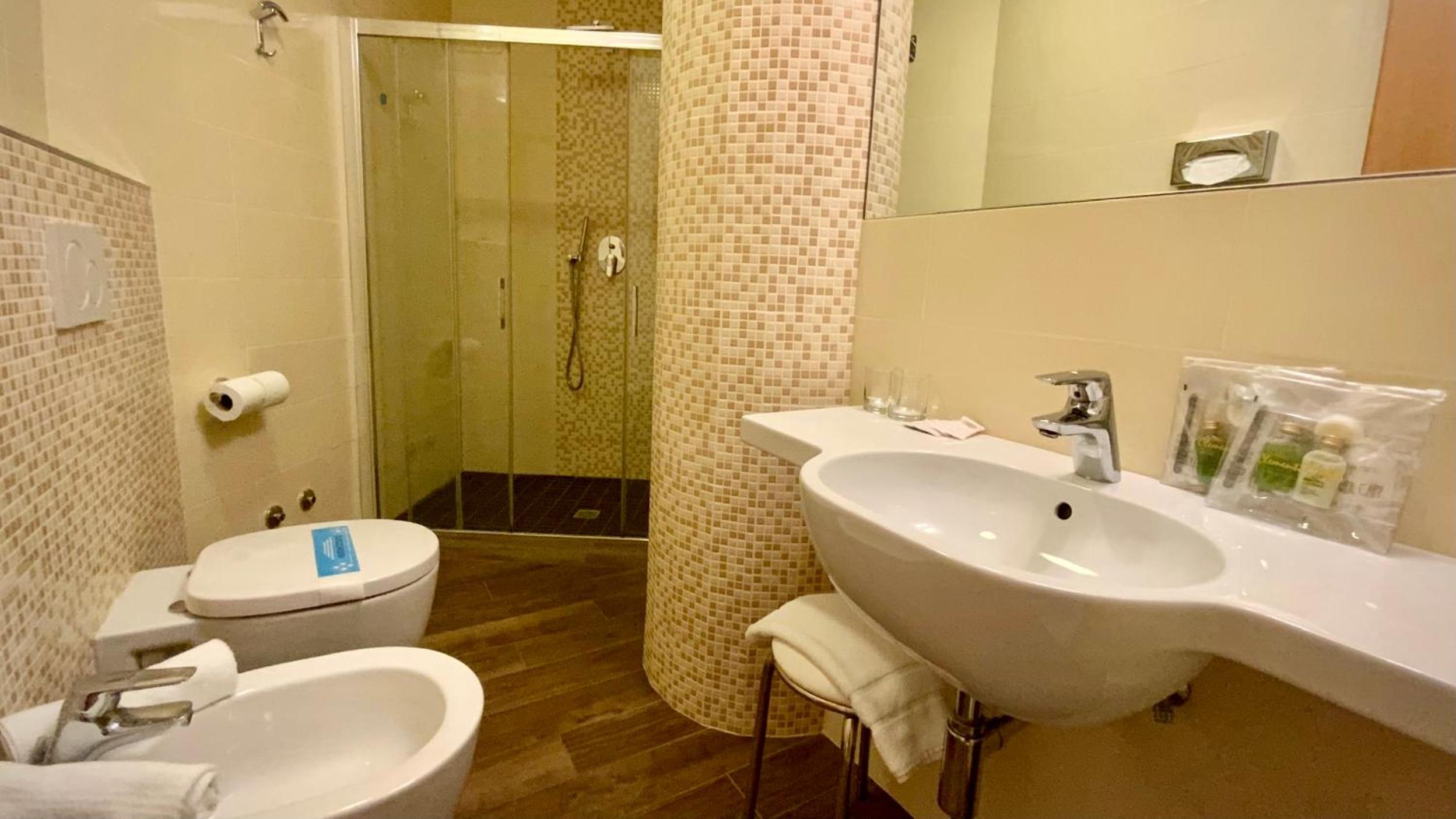 Superior Double Room - Photo 9