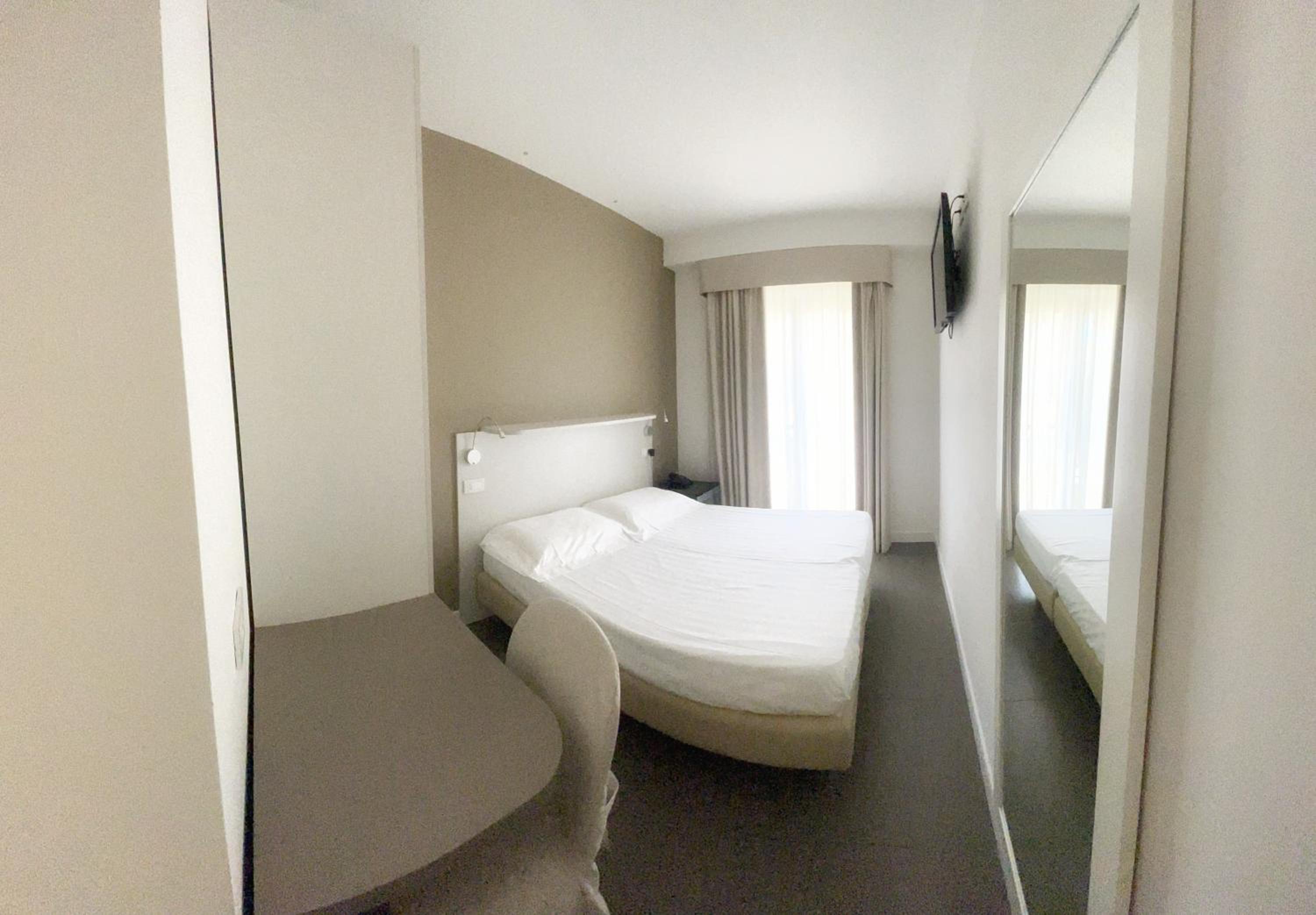 Double or Twin Room photo 1