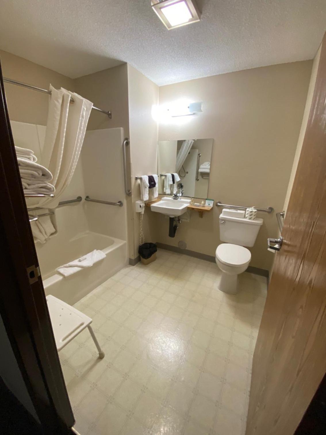 Boarders Inn & Suites by Cobblestone Hotels - Broken Bow, 사진 3