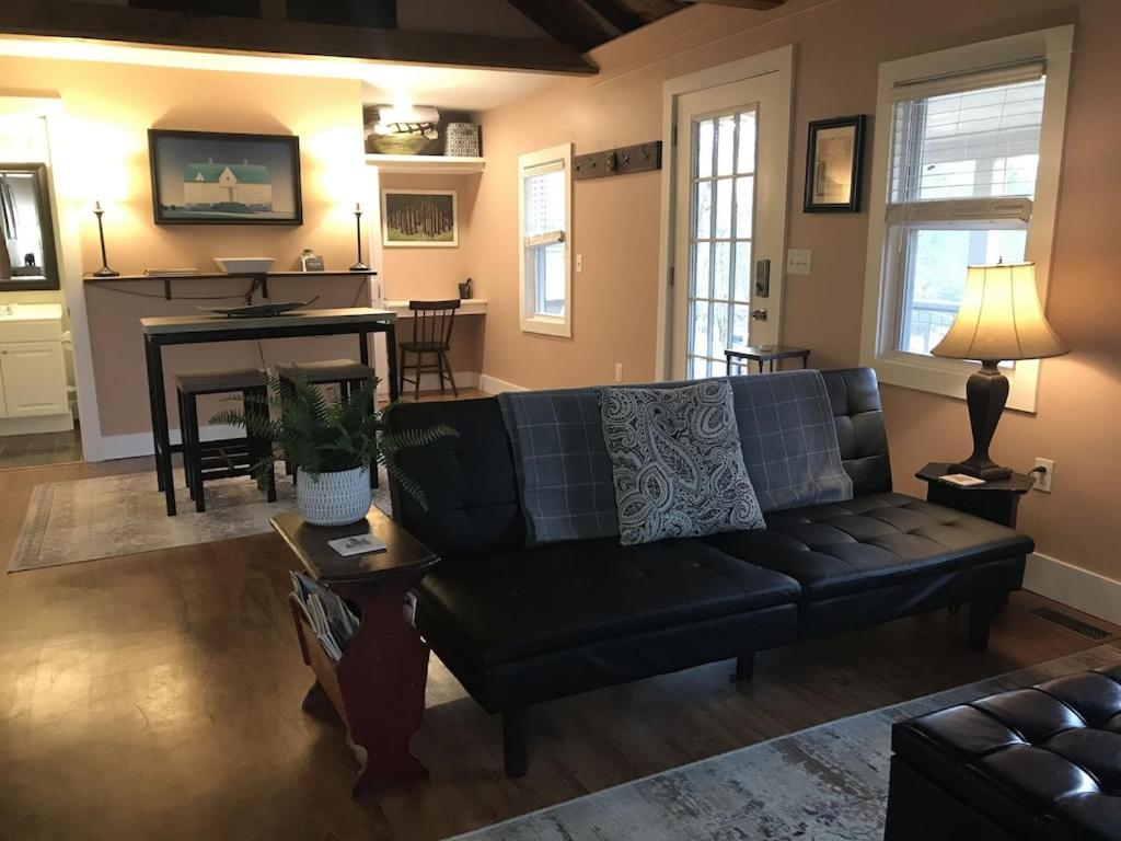 One-Bedroom House photo 1