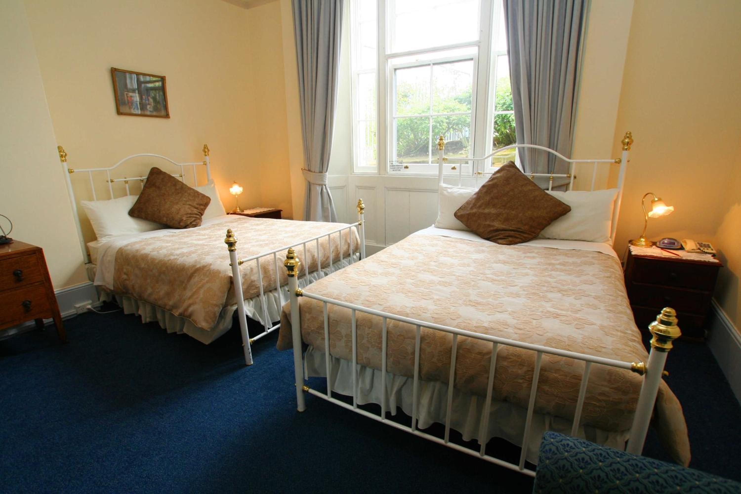 Twin Room - Photo 4
