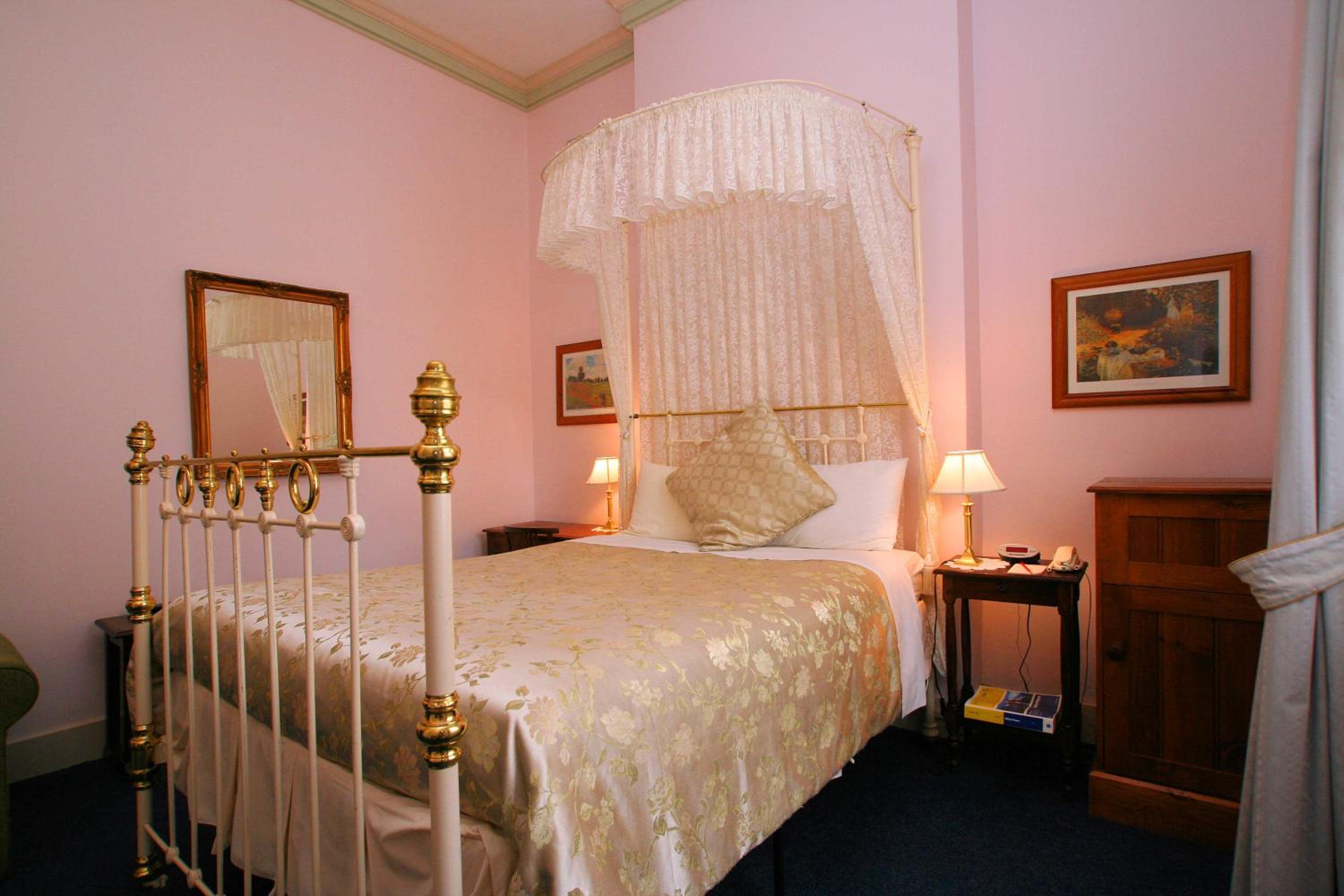 Superior Double Room with Spa Bath - Photo 2