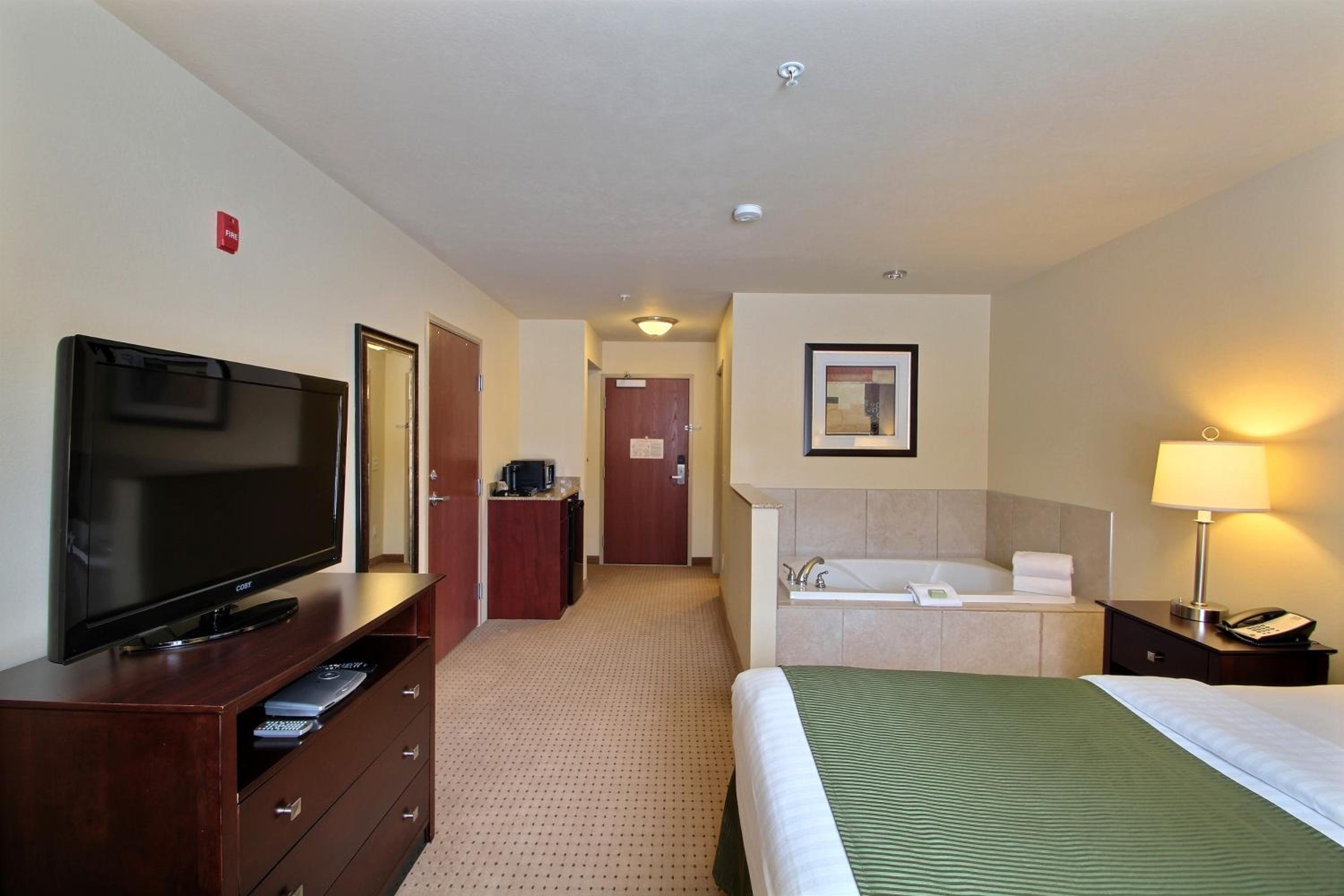 Suite - Photo 2