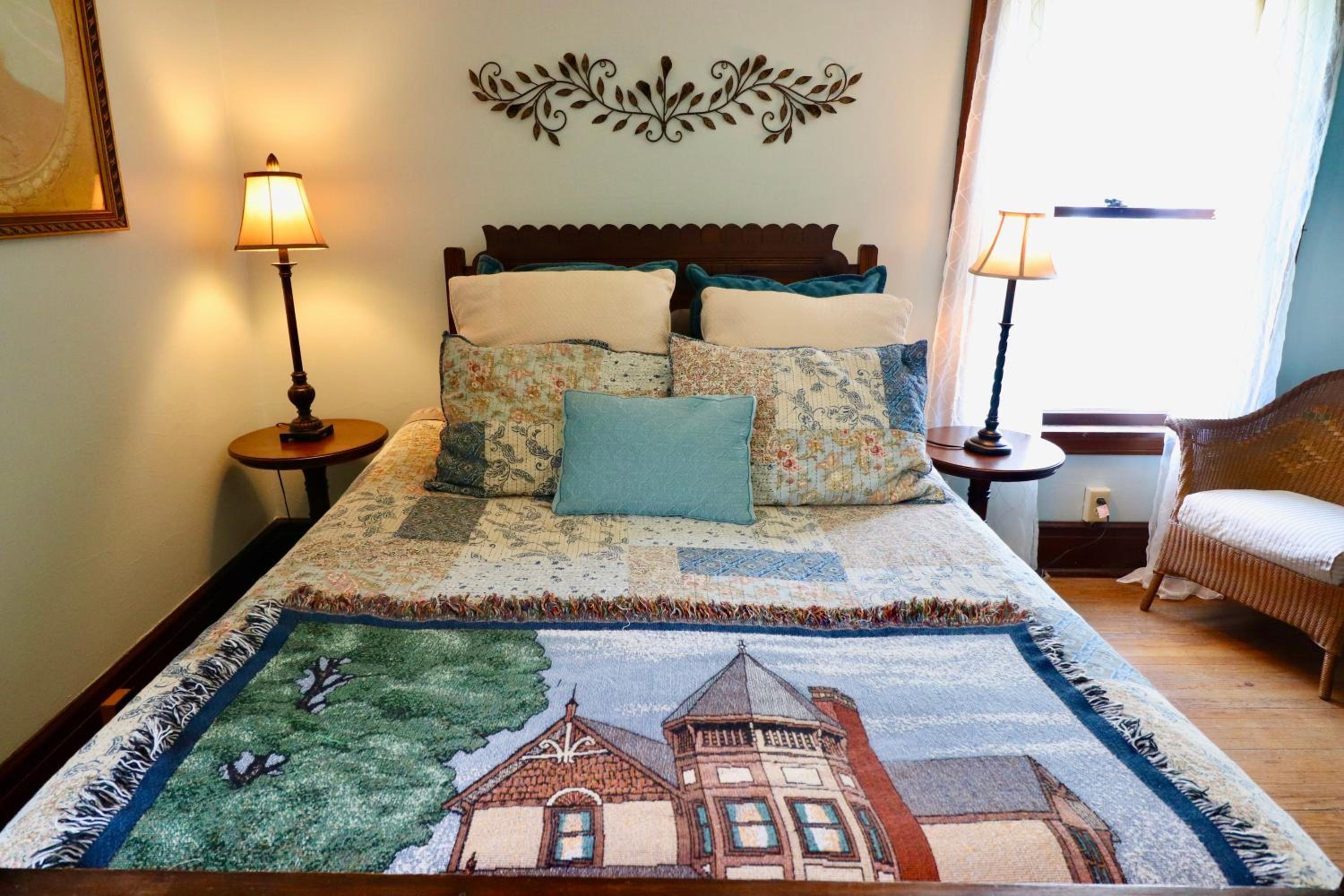 Queen Room with Balcony photo 2