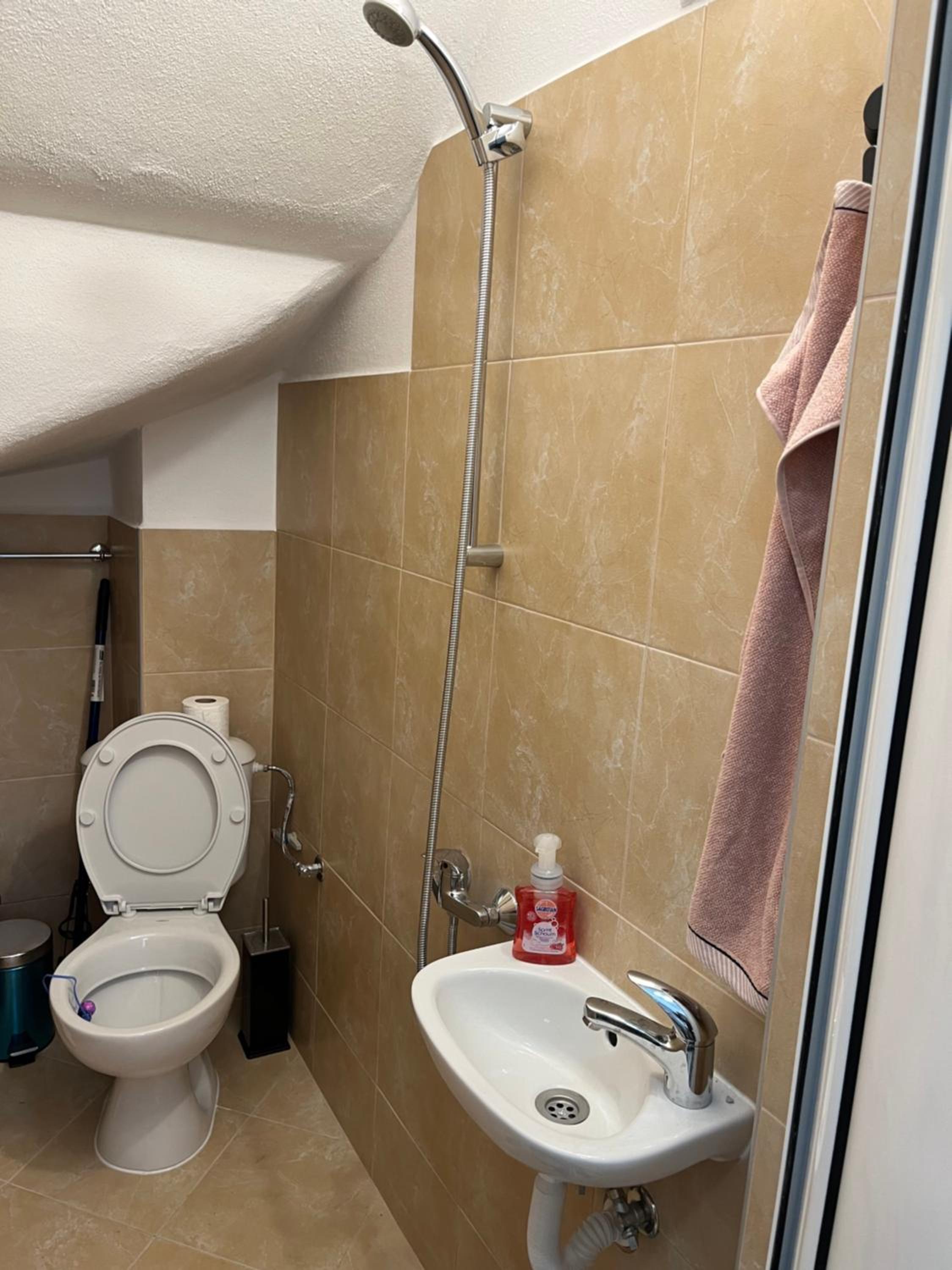 Budget Twin Room photo 3