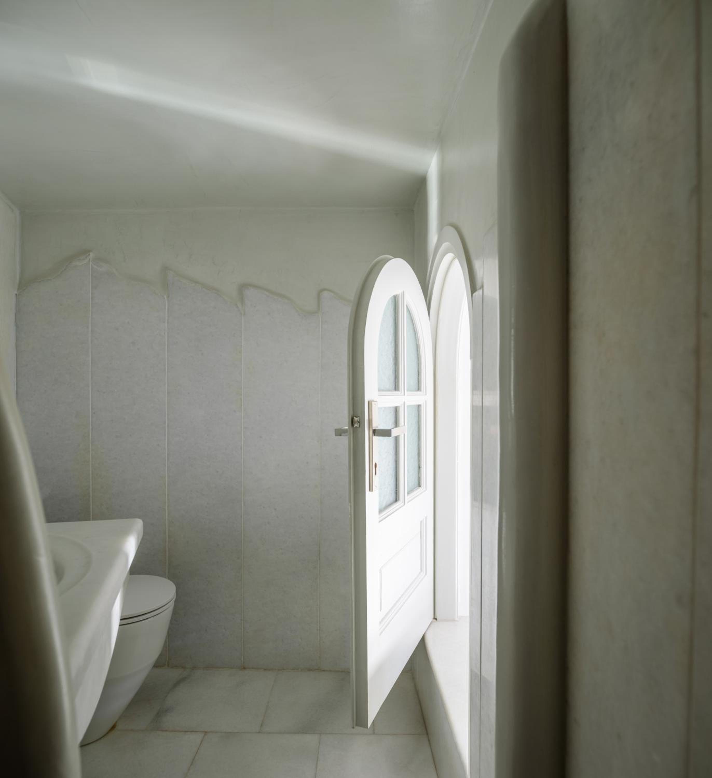Junior Suite with Jacuzzi and Sunset View - Photo 12
