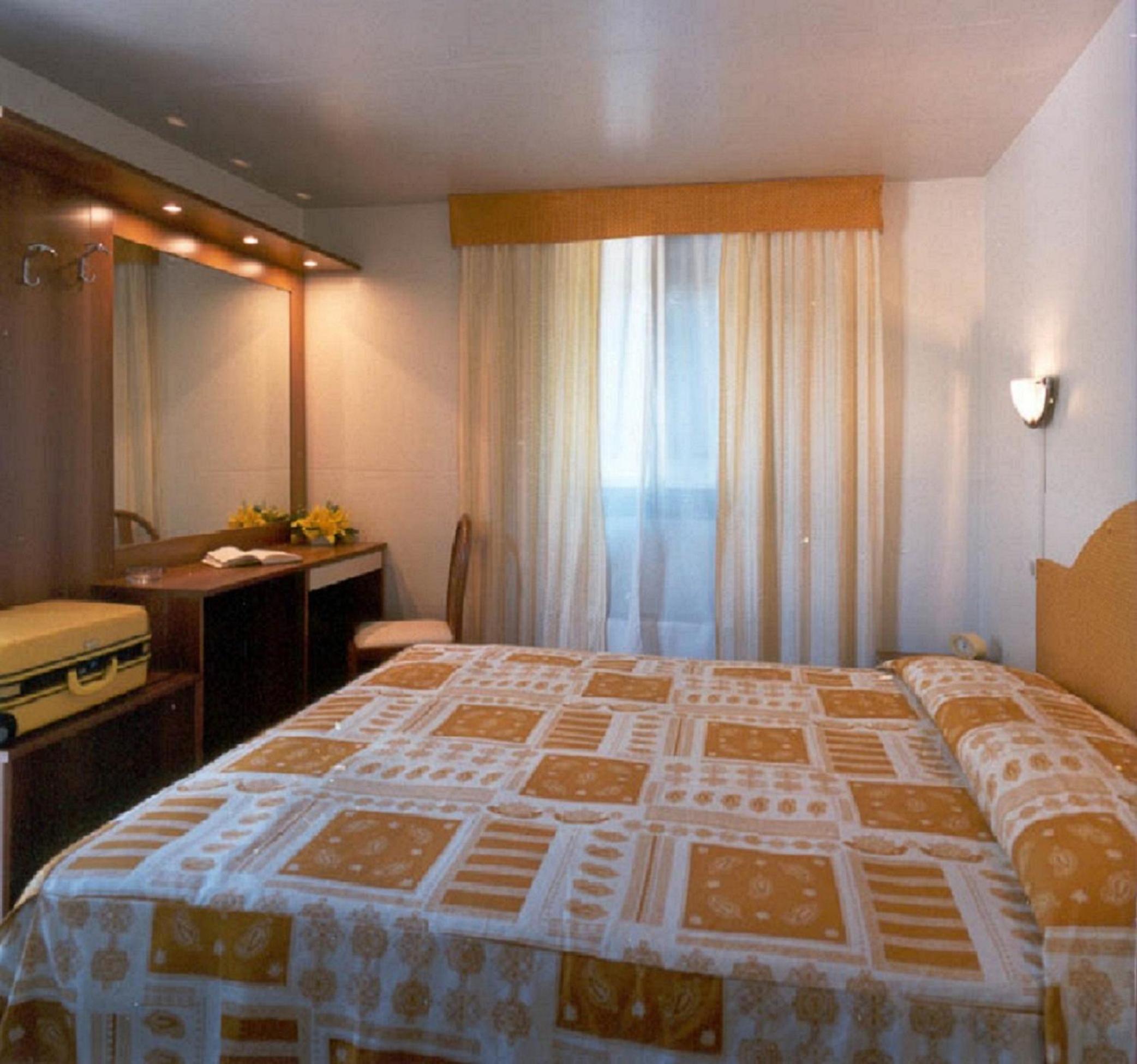Bungalow (2 Adults) - Photo 1