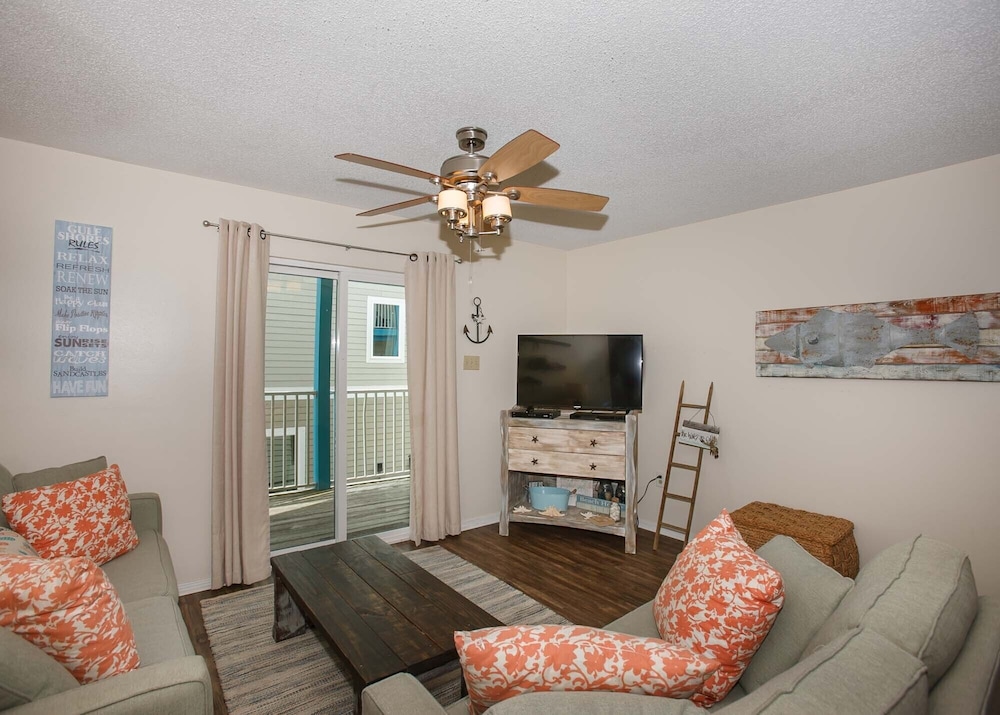 Condo, 2 Bedrooms, 2 Bathrooms photo 1