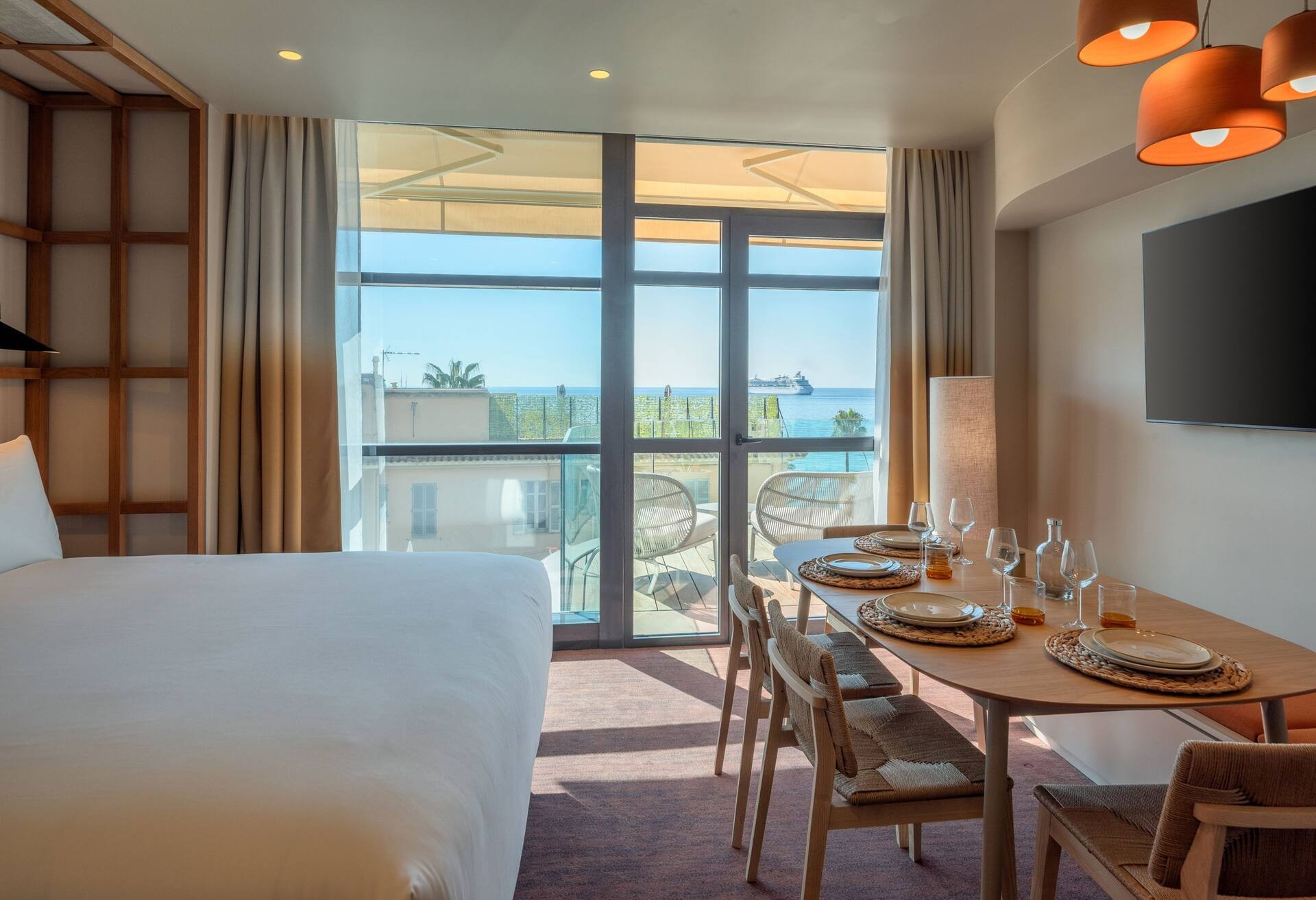 King Apartment with Sea View