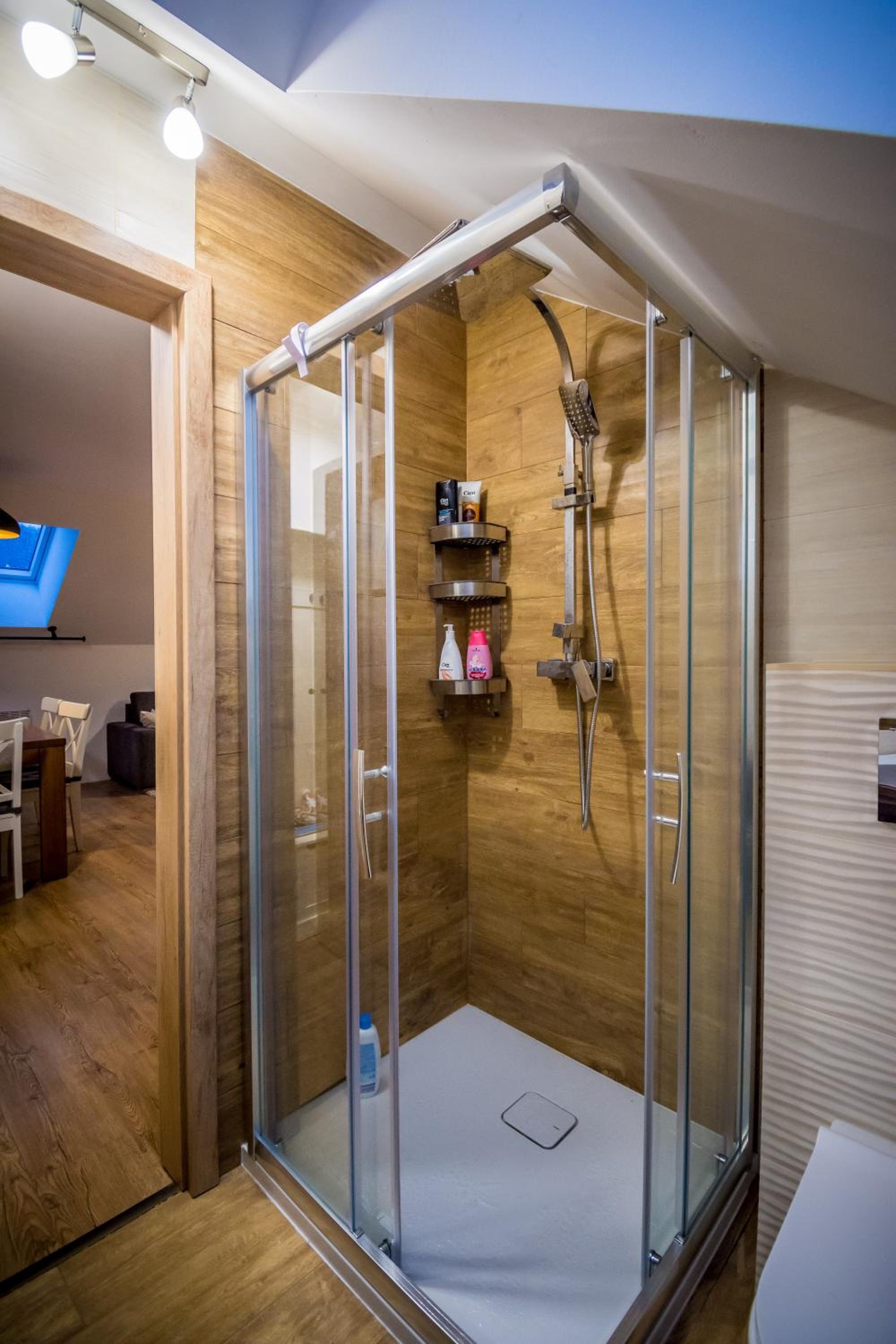 One-Bedroom Apartment - Photo 4