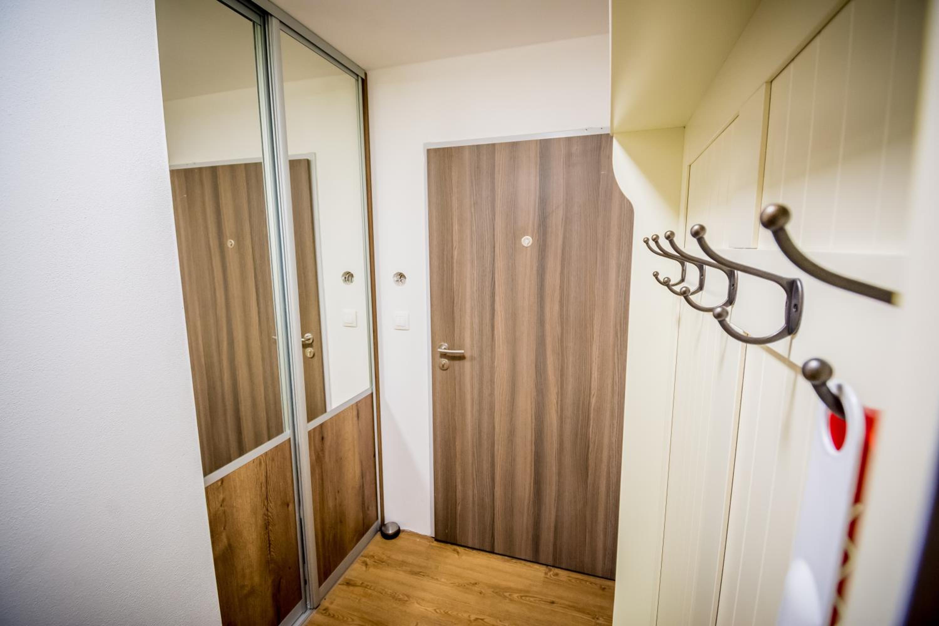 One-Bedroom Apartment - Photo 15