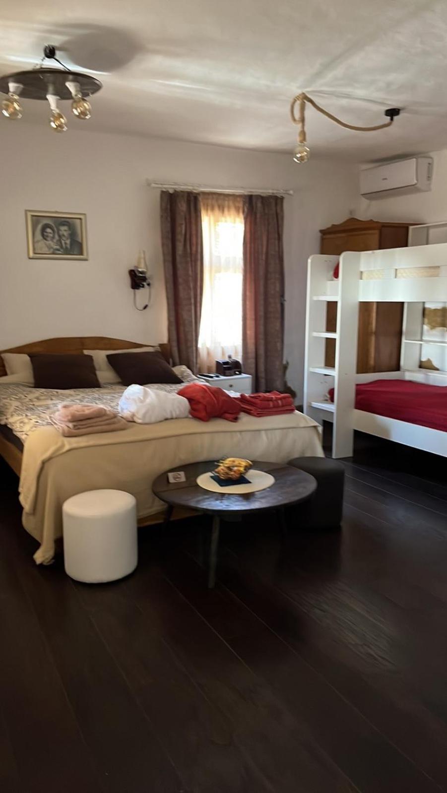Quadruple Room with Private Bathroom