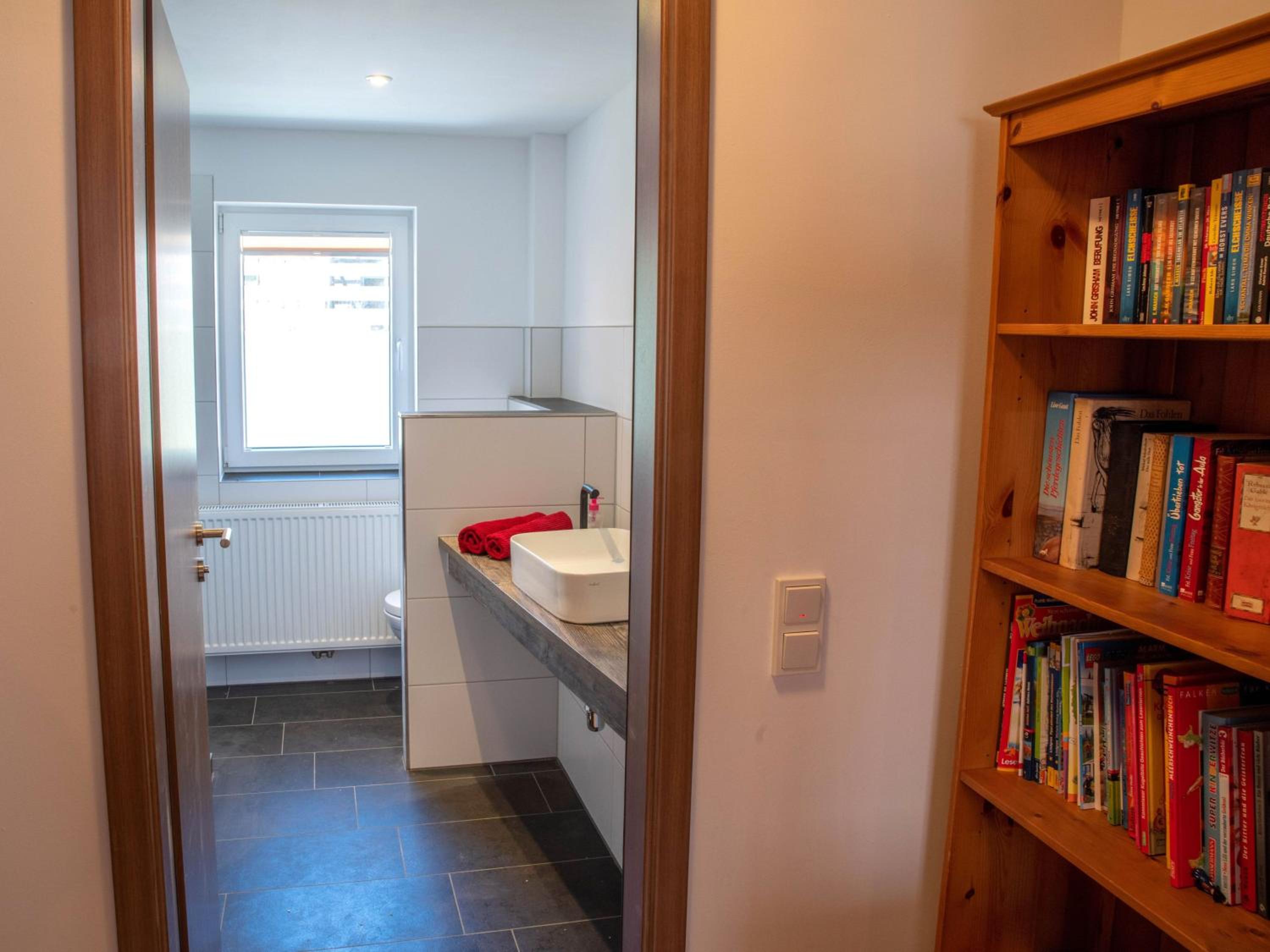 Three-Bedroom House photo 3