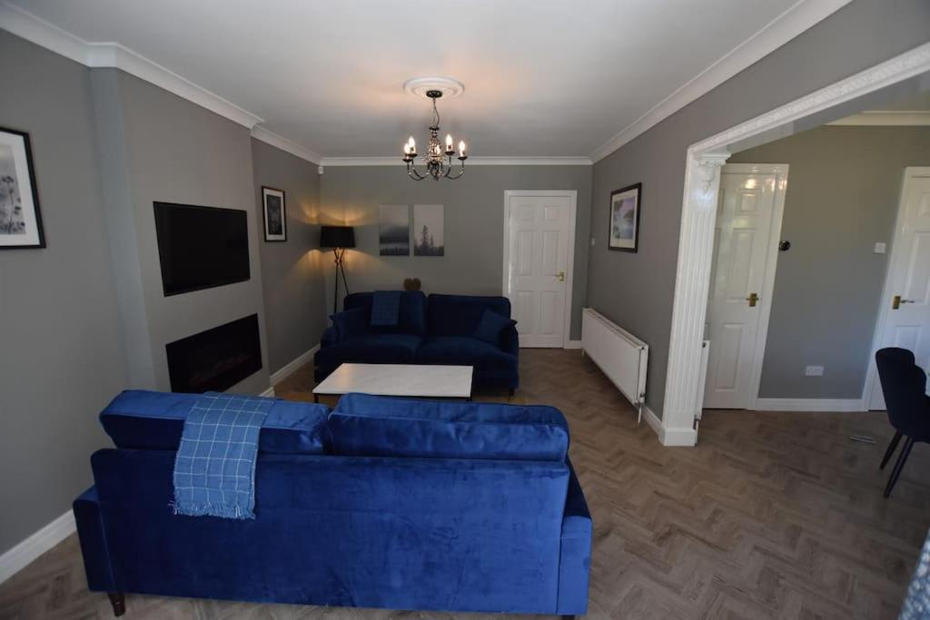 Three-Bedroom House photo 3