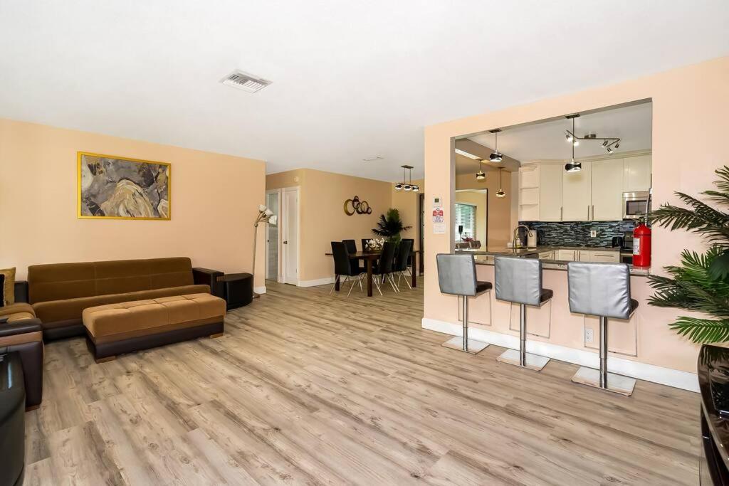 Four-Bedroom House photo 1