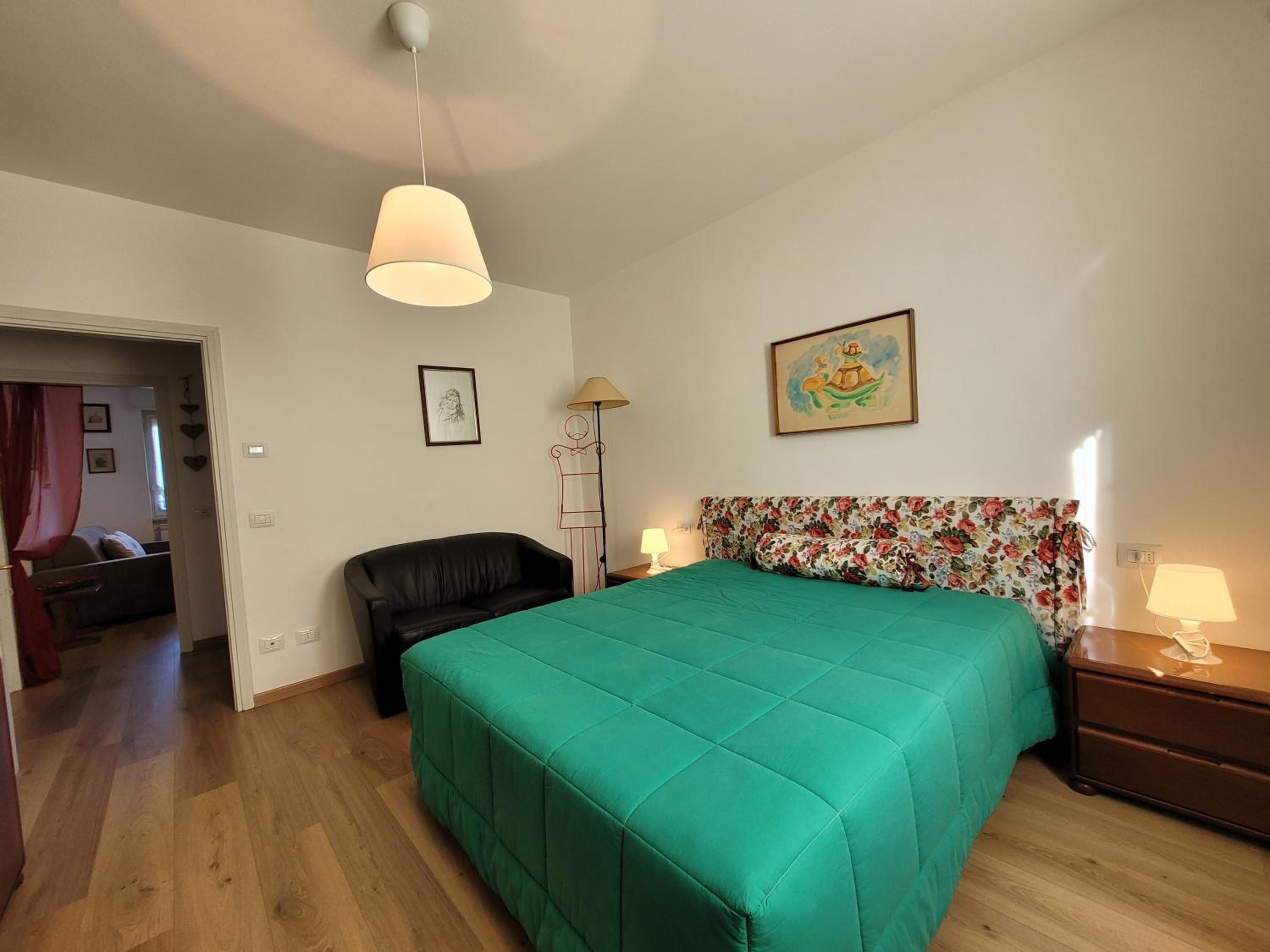 One-Bedroom Apartment photo 2