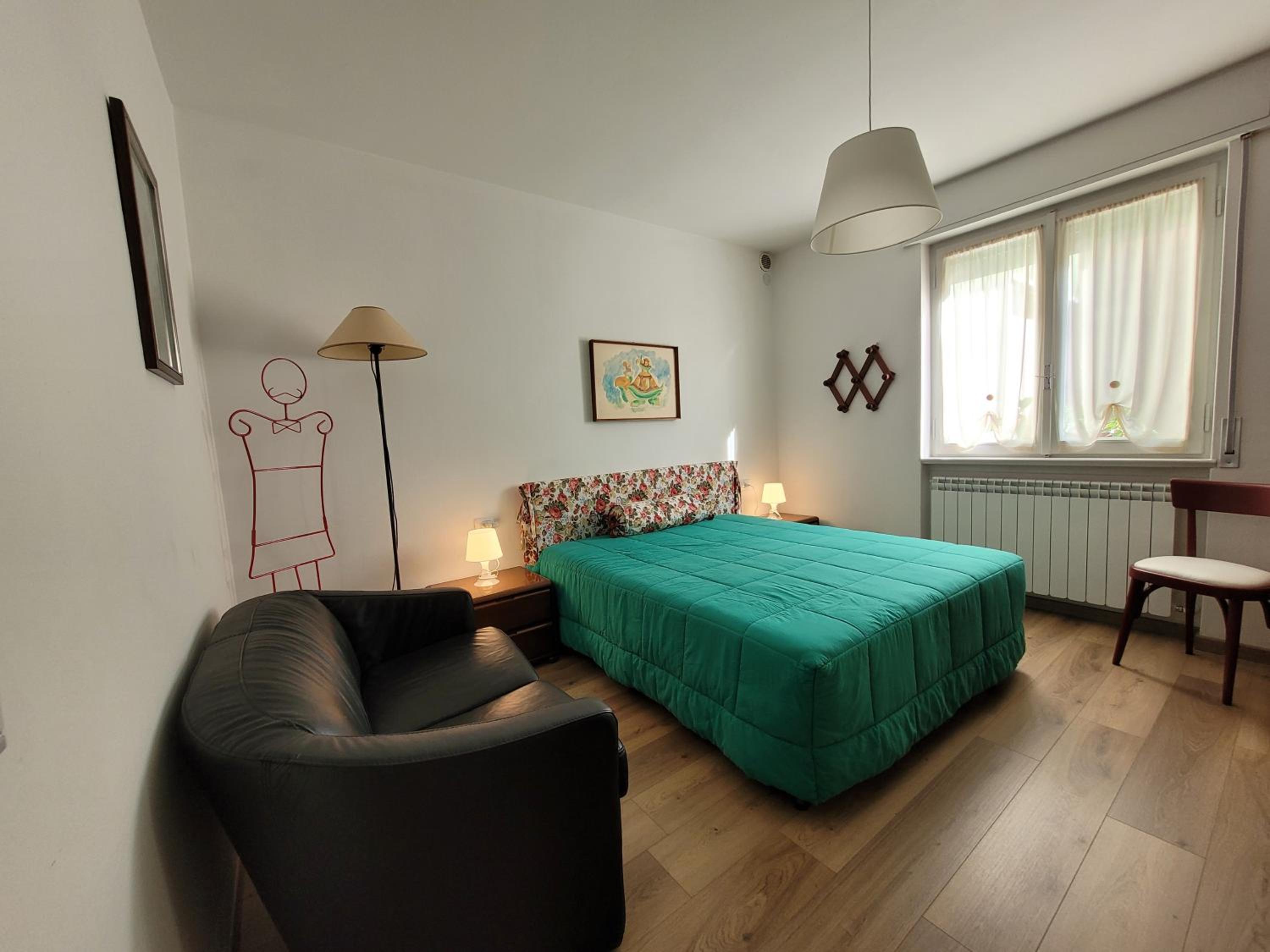 One-Bedroom Apartment photo 1